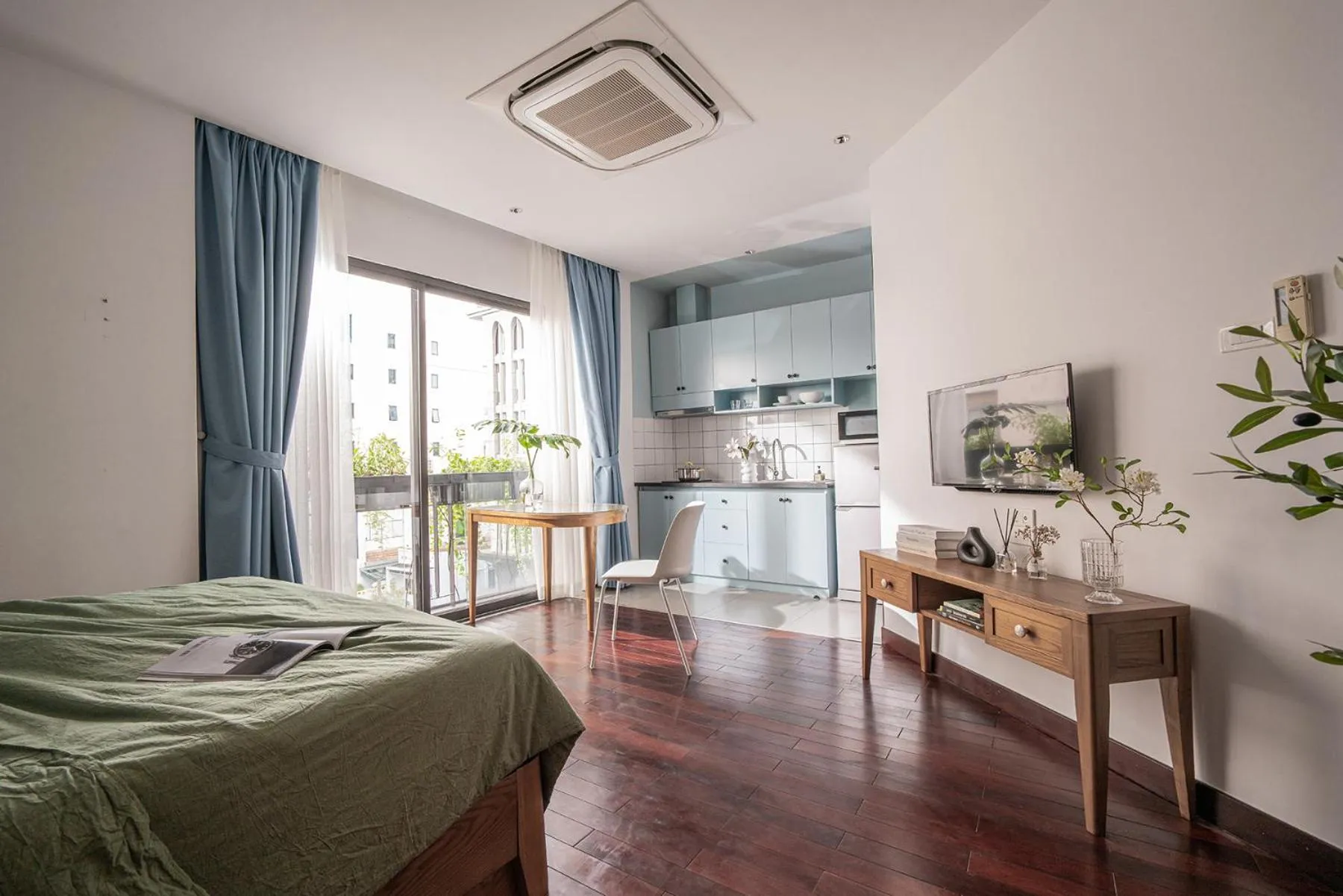 Bed in Express by M Village Thạch Thị Thanh