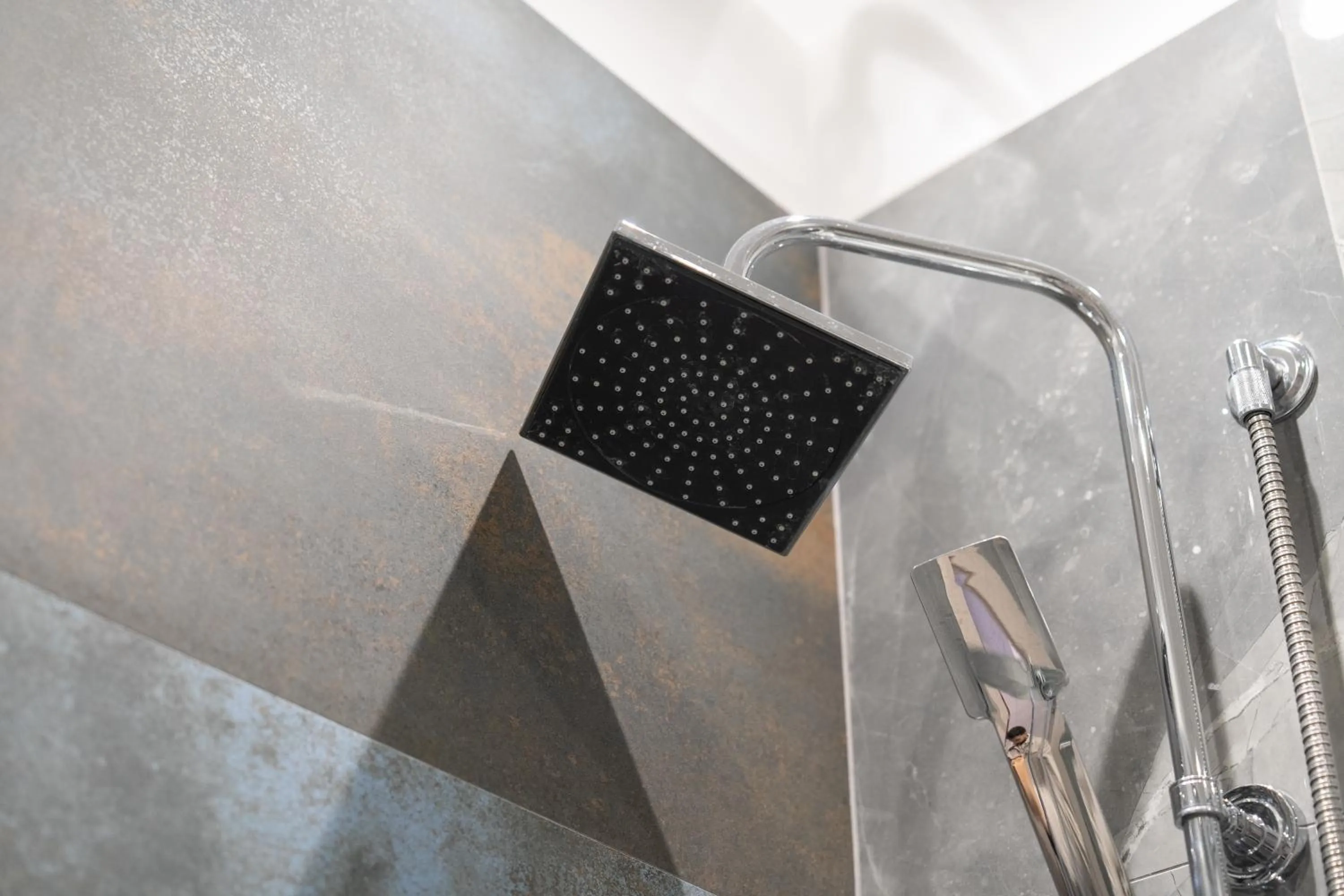 Shower in Napolitano Rooms - Central Station