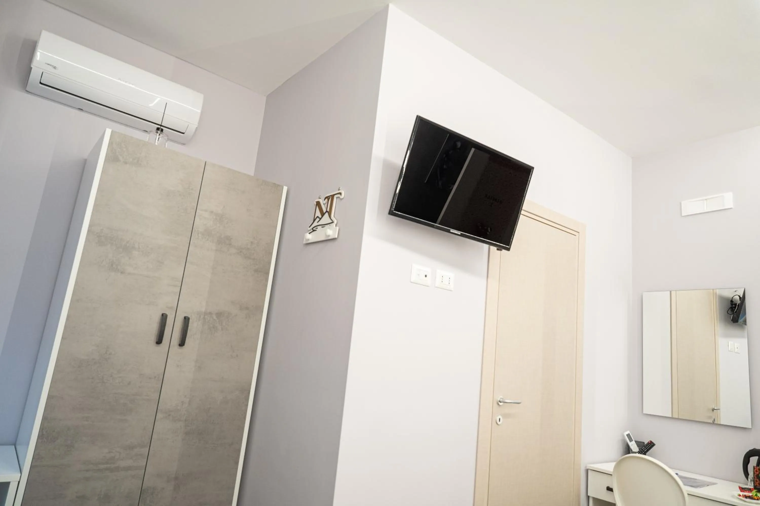 TV and multimedia in Napolitano Rooms - Central Station