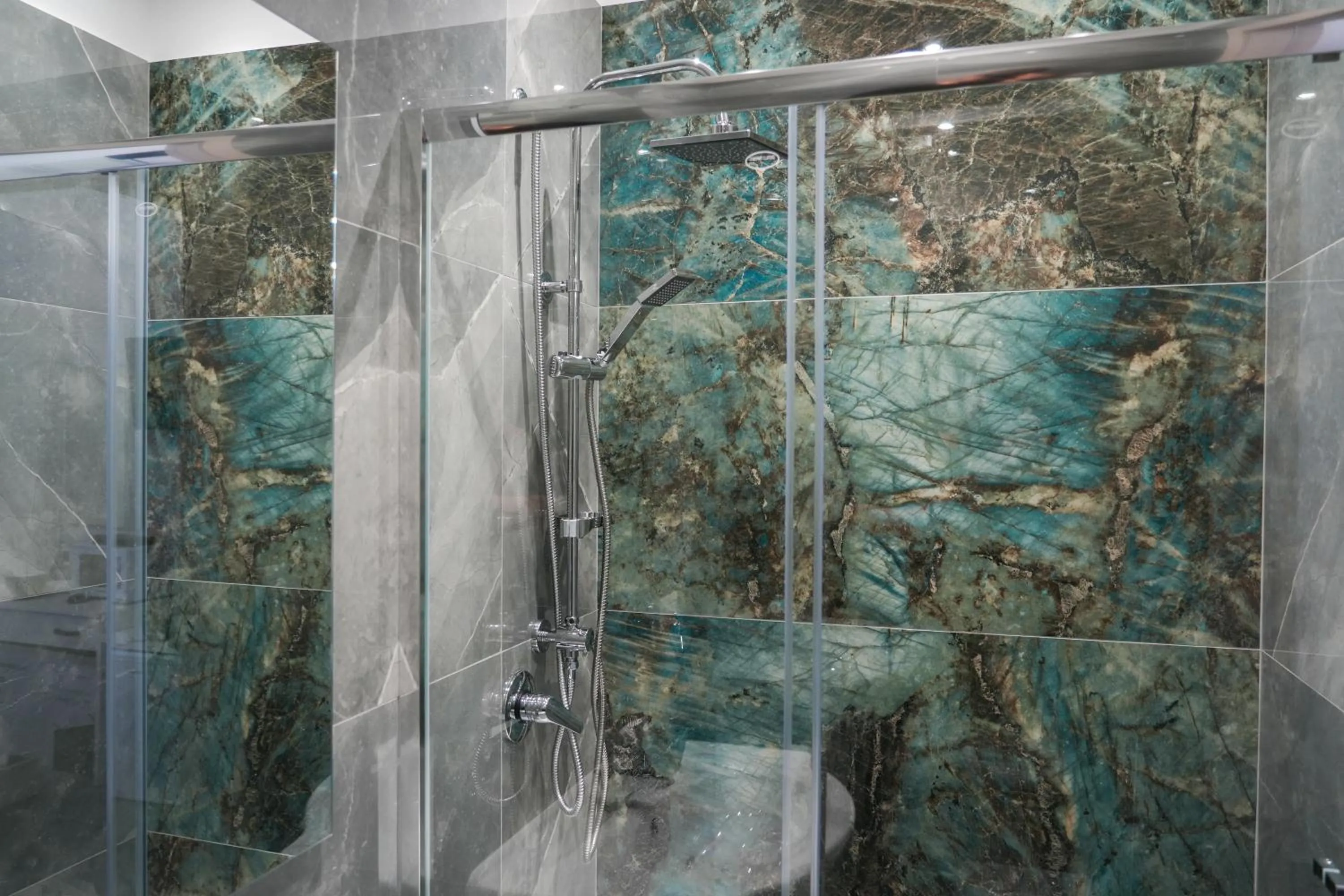 Shower in Napolitano Rooms - Central Station