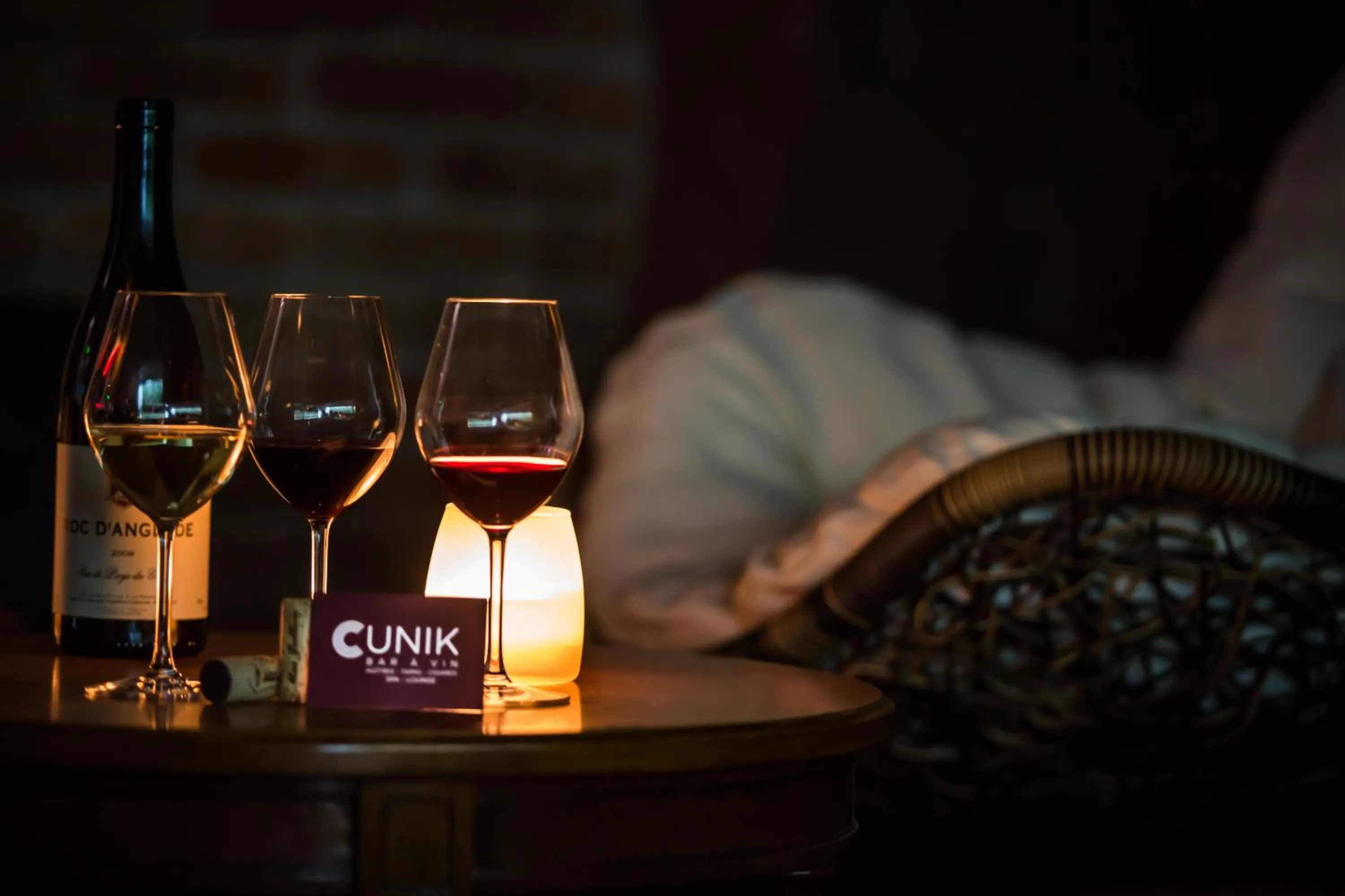 Restaurant/places to eat in HÔTEL C SUITES chambres spacieuses