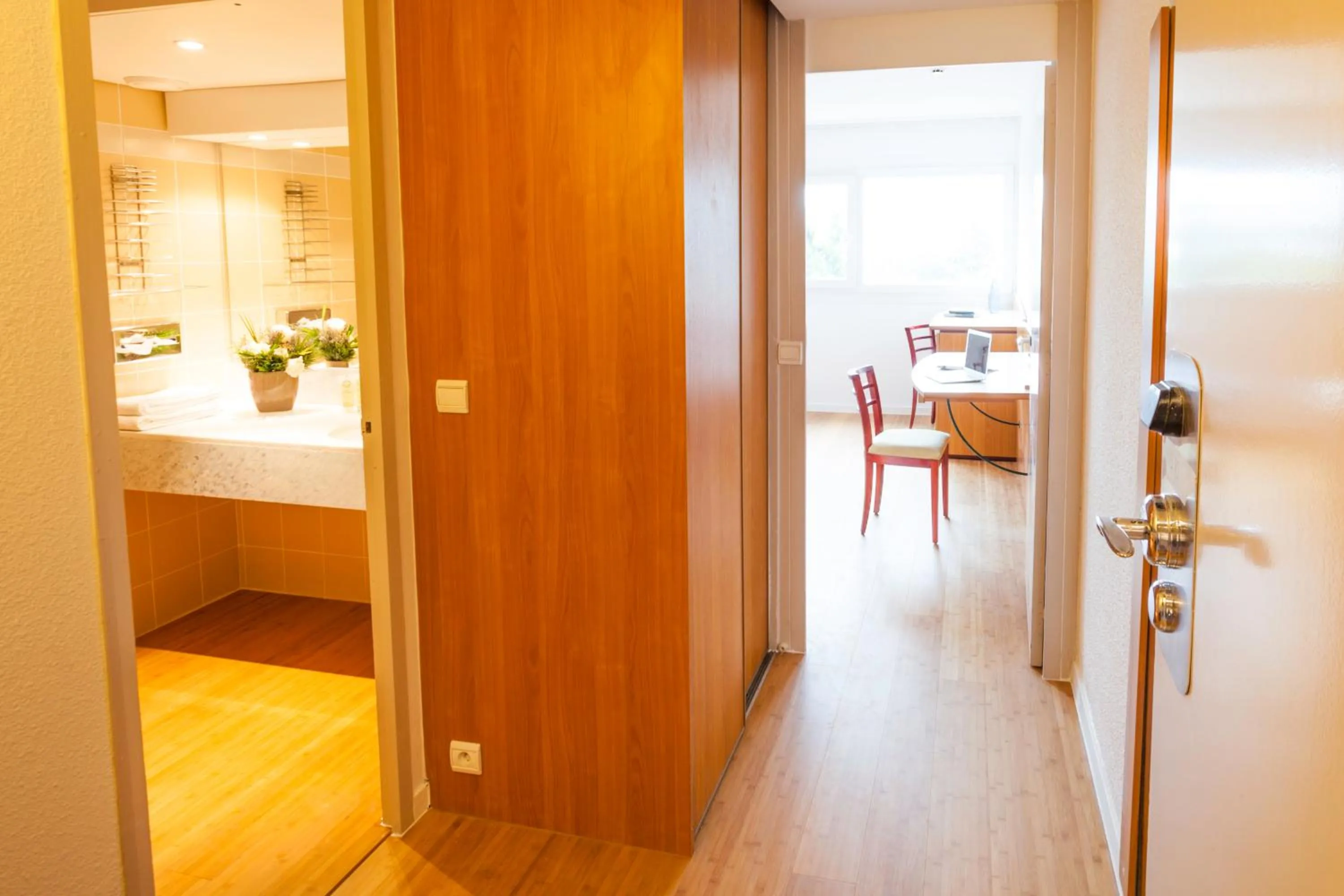 Bedroom in HÔTEL C SUITES chambres spacieuses