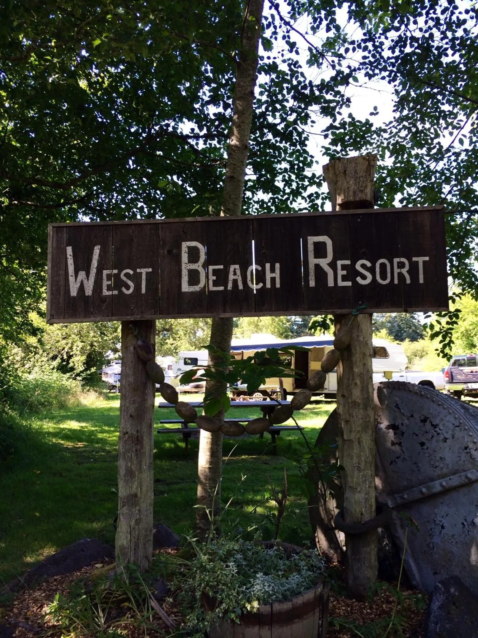 Logo/Certificate/Sign in West Beach Resort