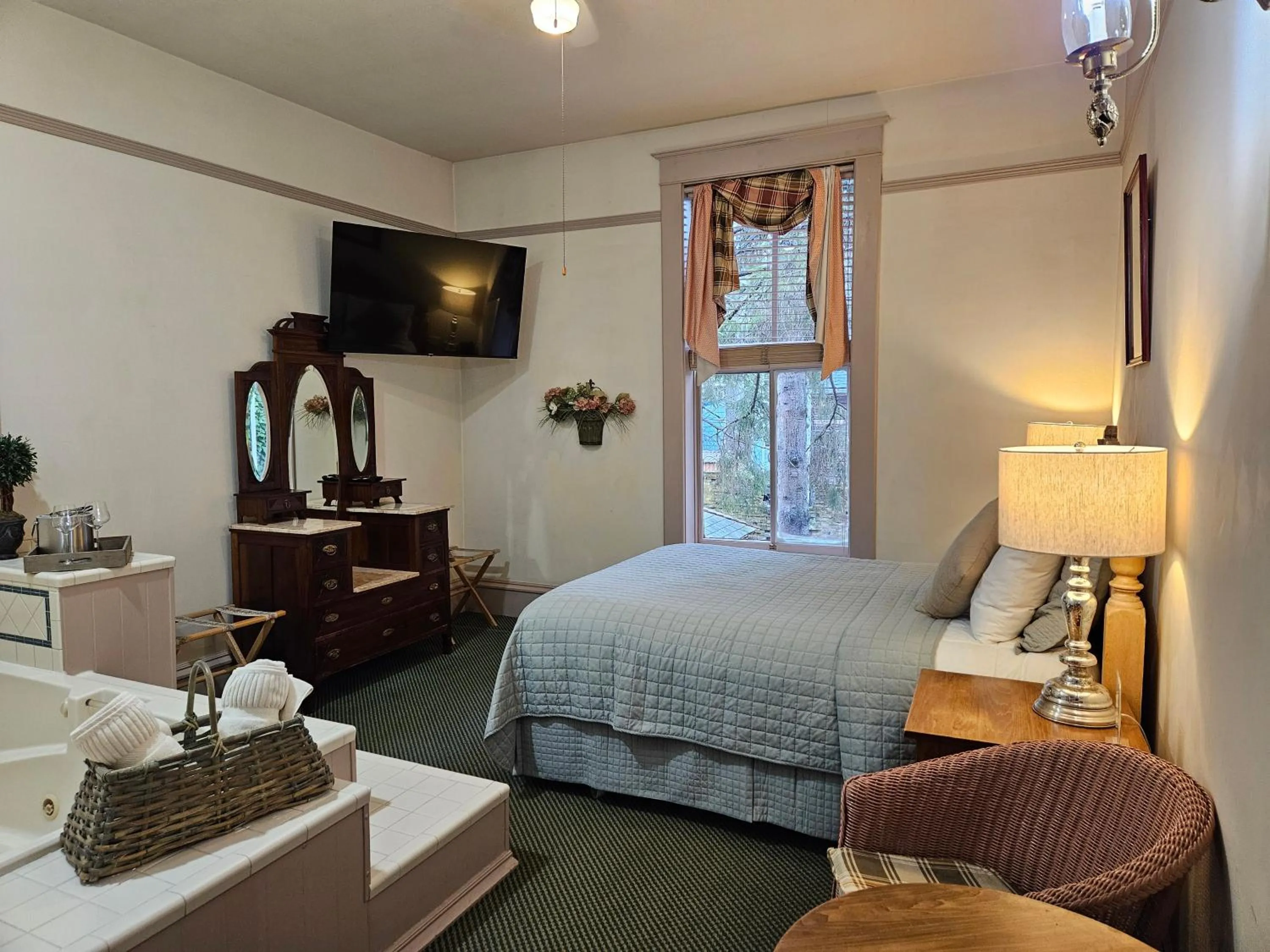 Bed in Hotel Planter