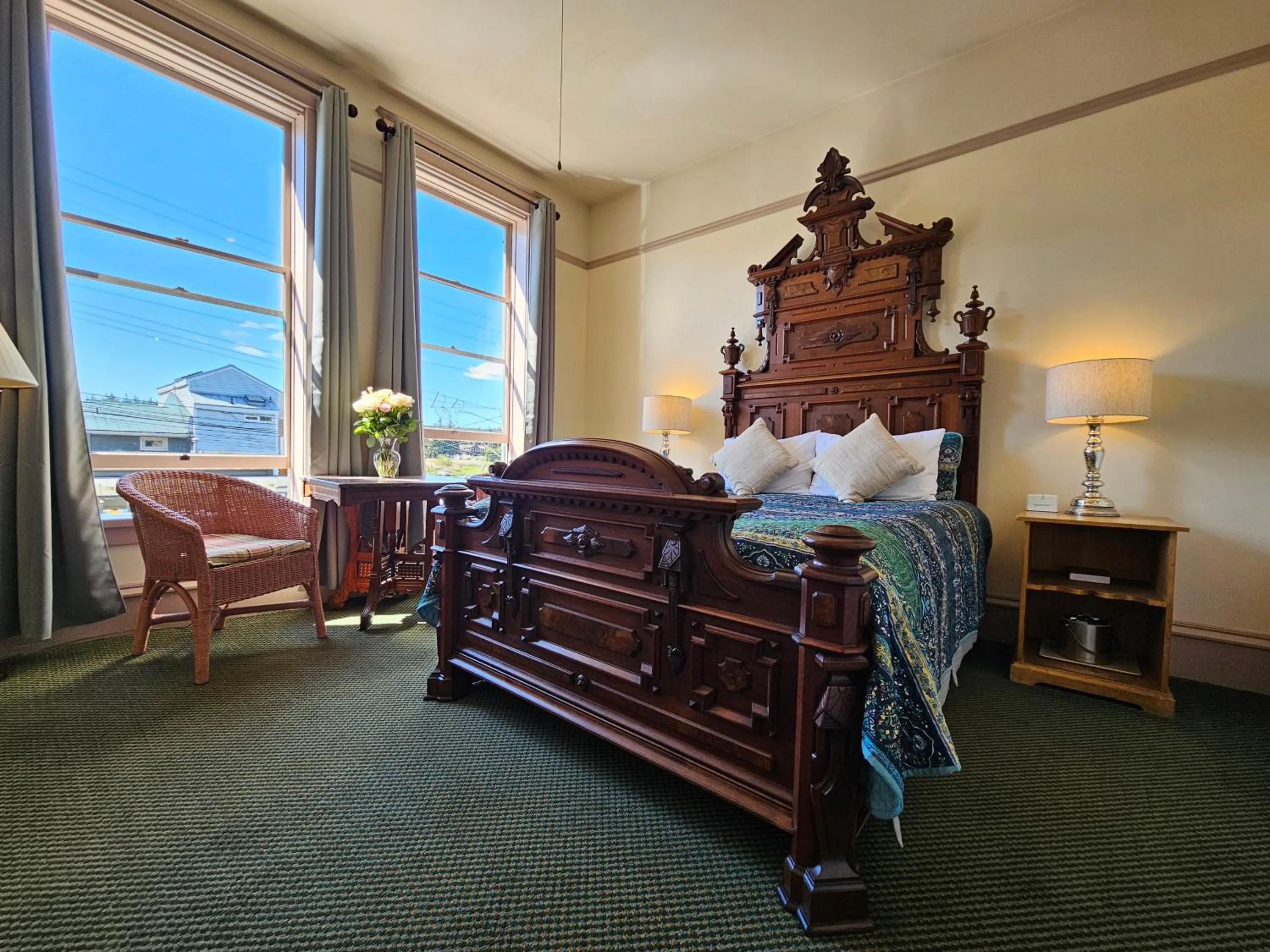 Bed in Hotel Planter