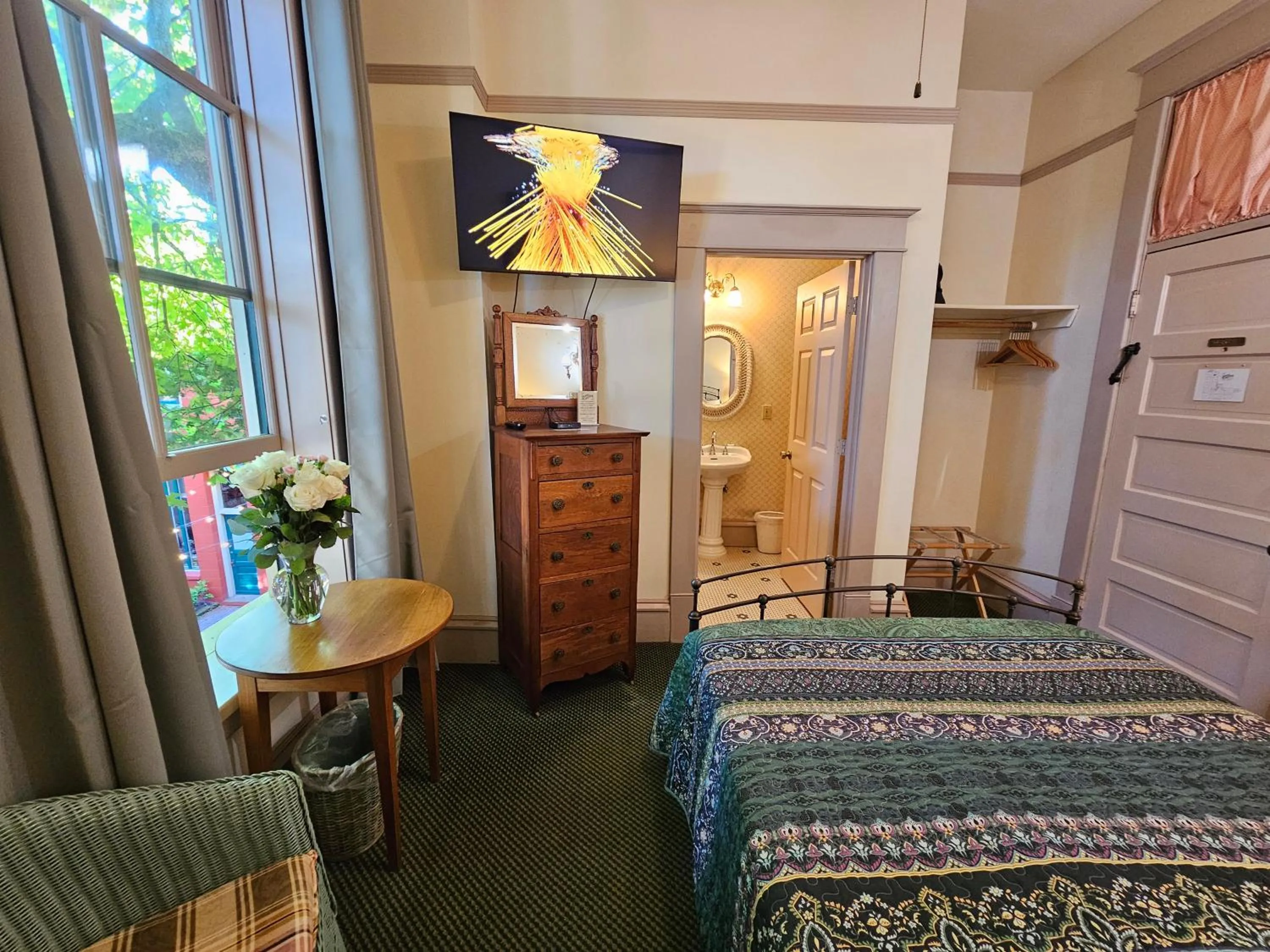 Bed in Hotel Planter