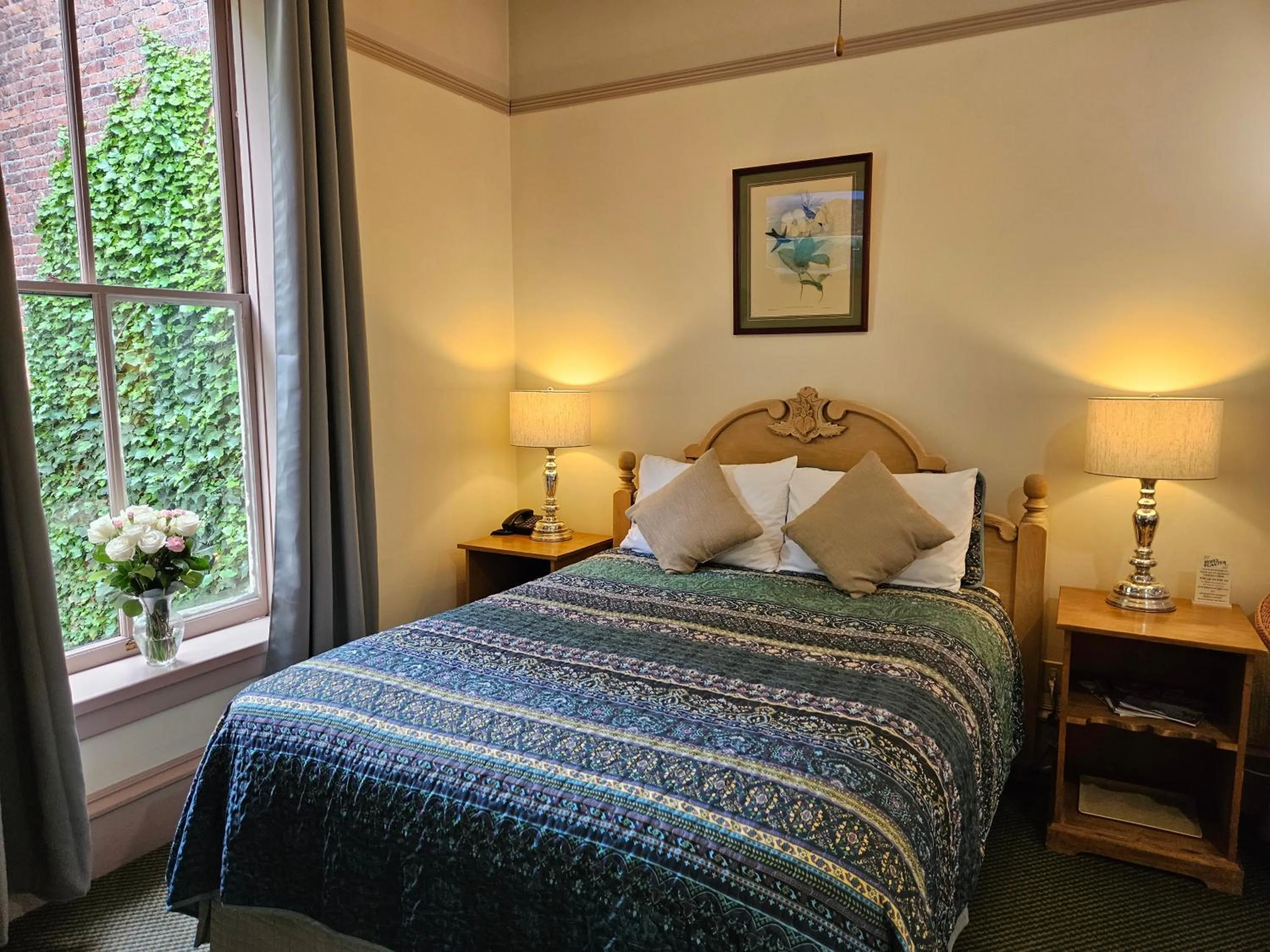 Bed in Hotel Planter