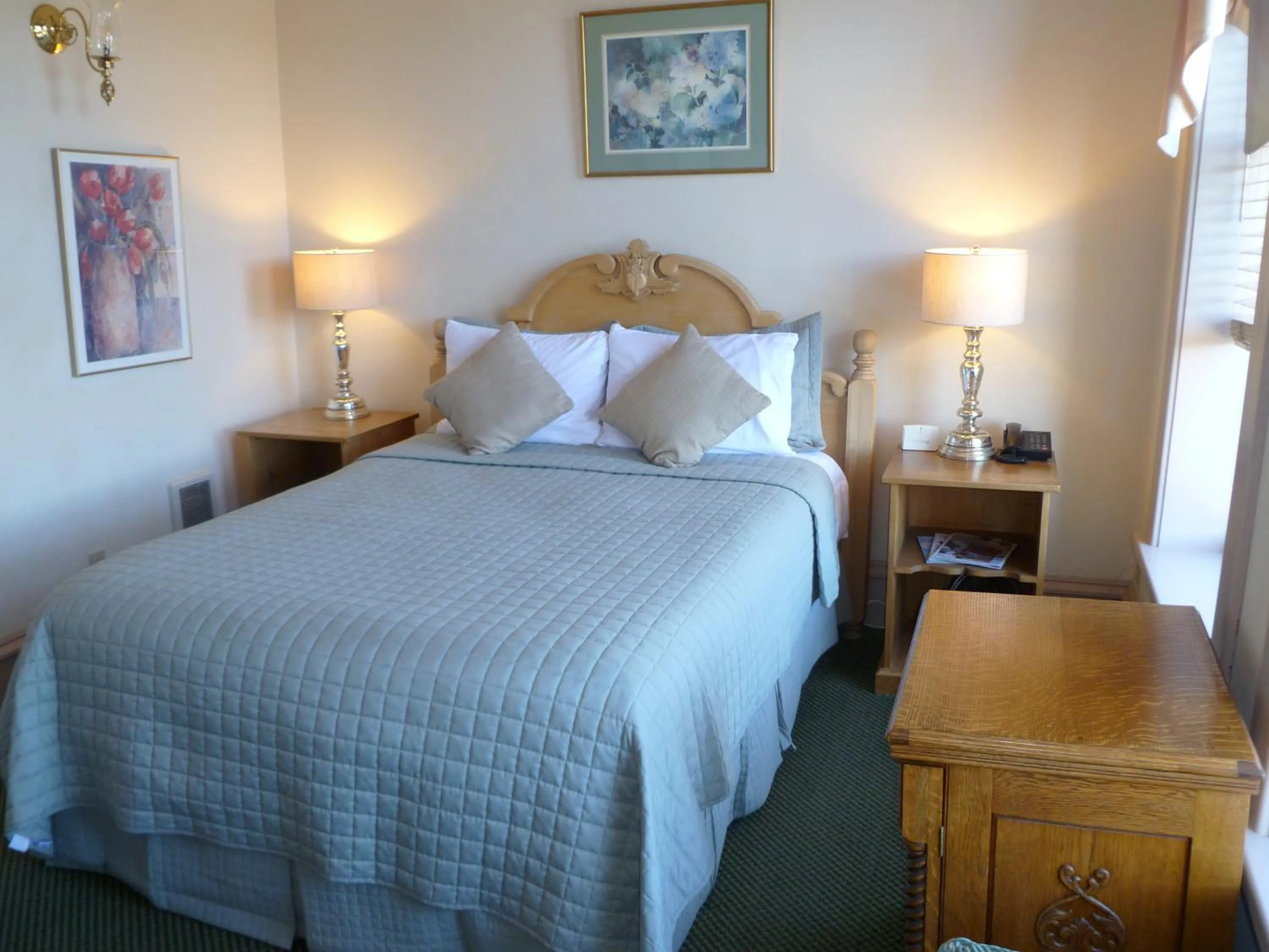 Bed in Hotel Planter