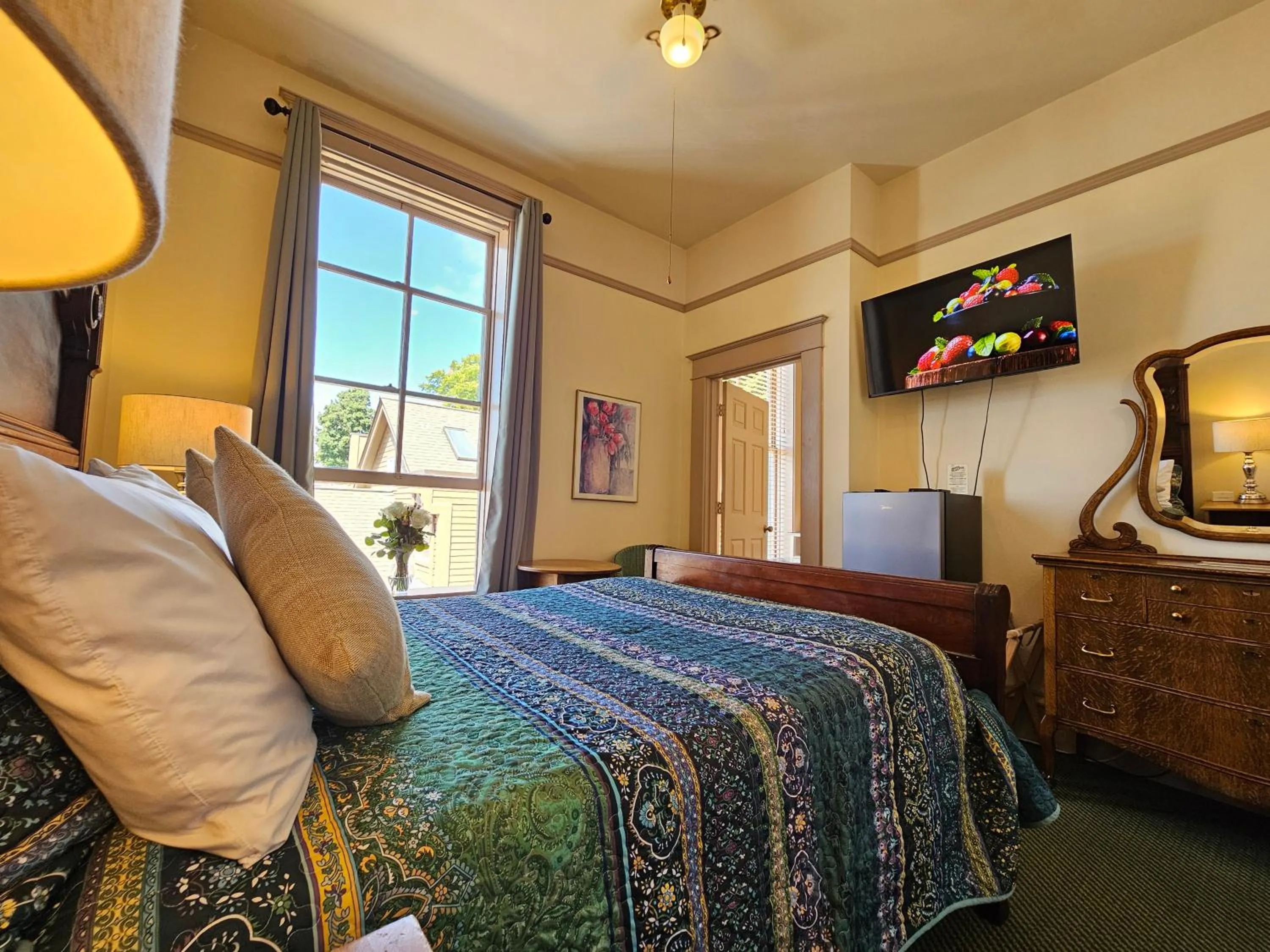 Bed in Hotel Planter