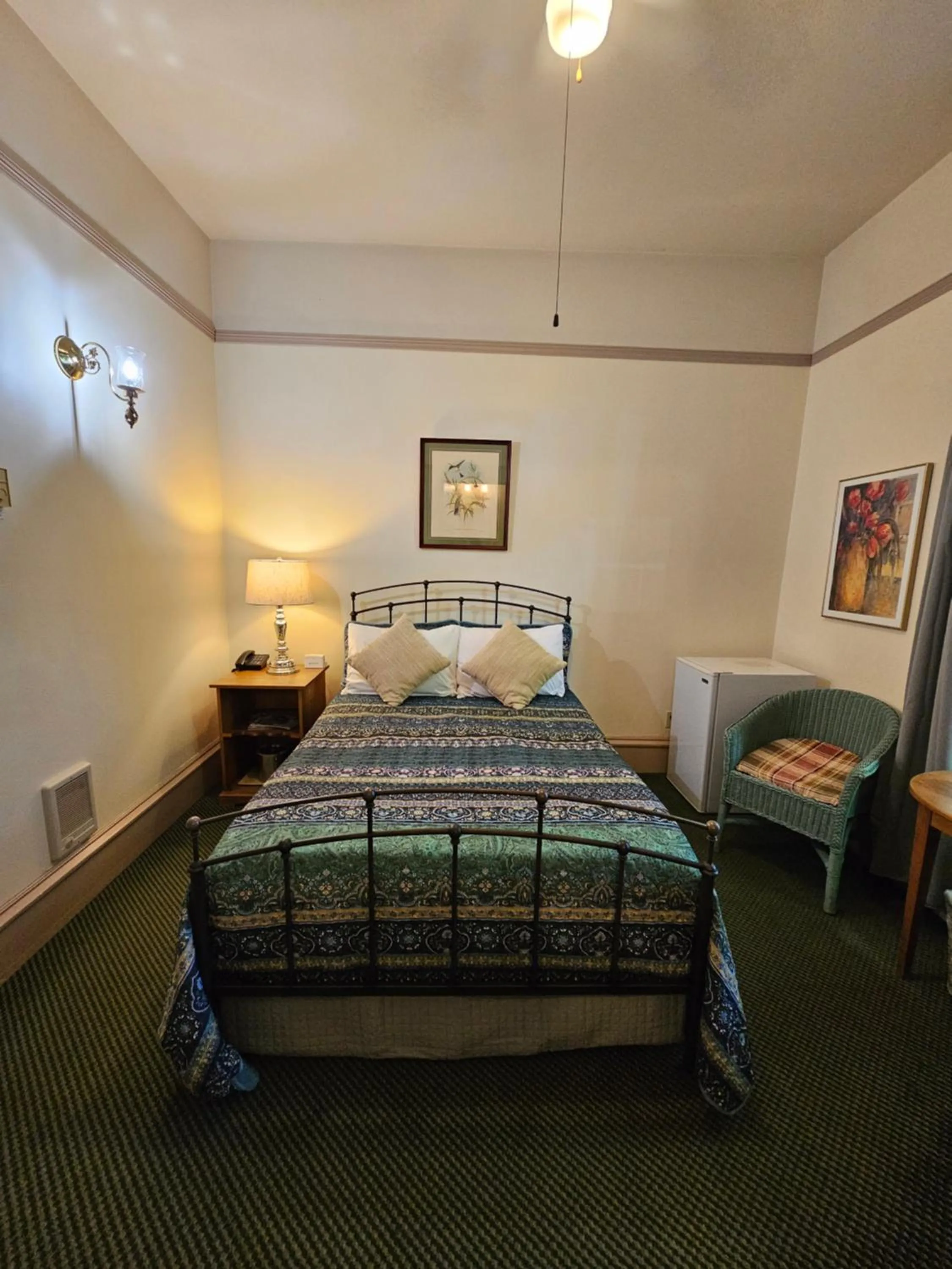 Bed in Hotel Planter