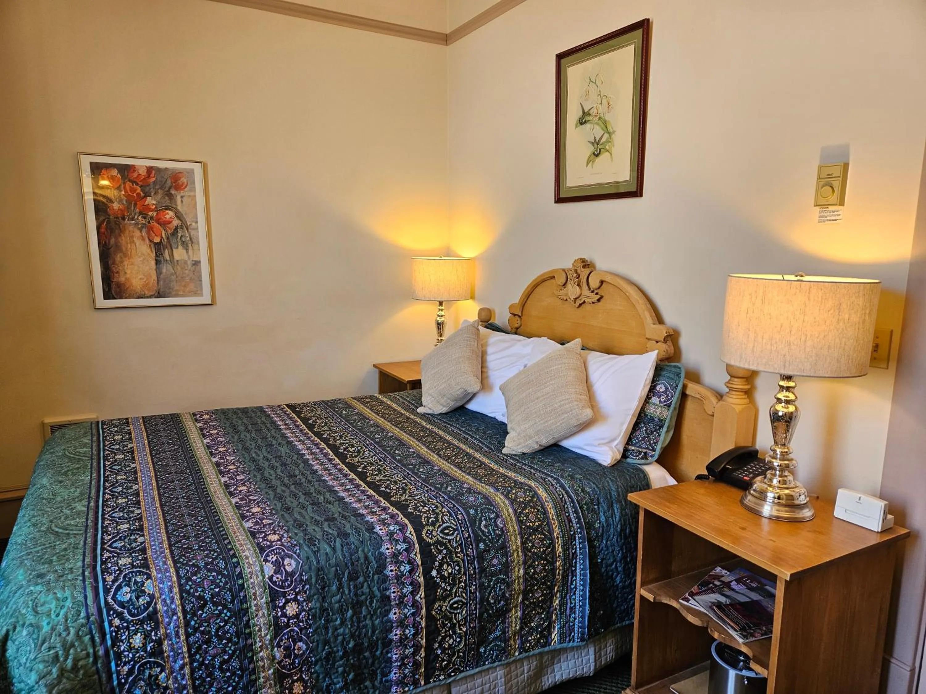 Bed in Hotel Planter