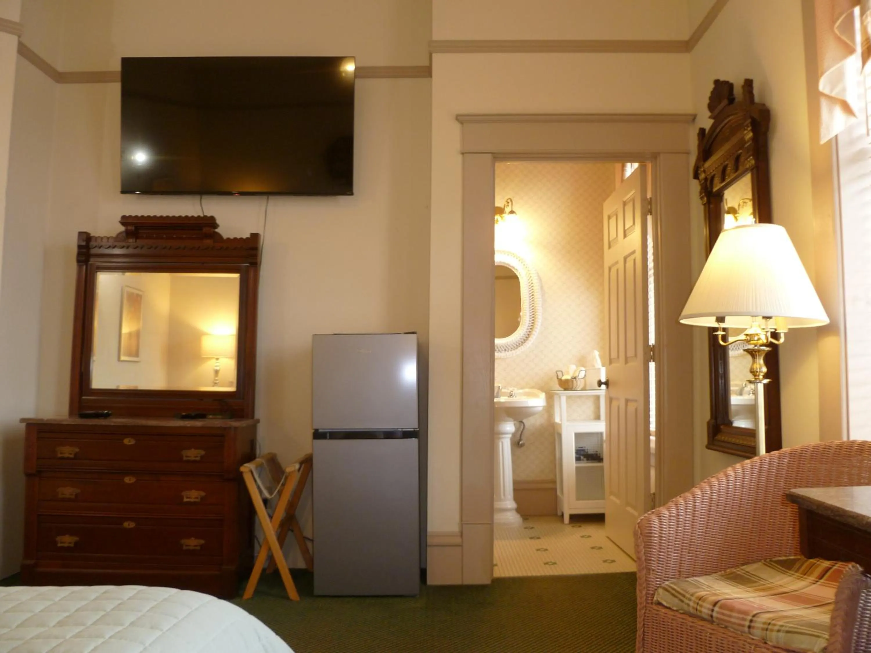 TV and multimedia, Bed in Hotel Planter