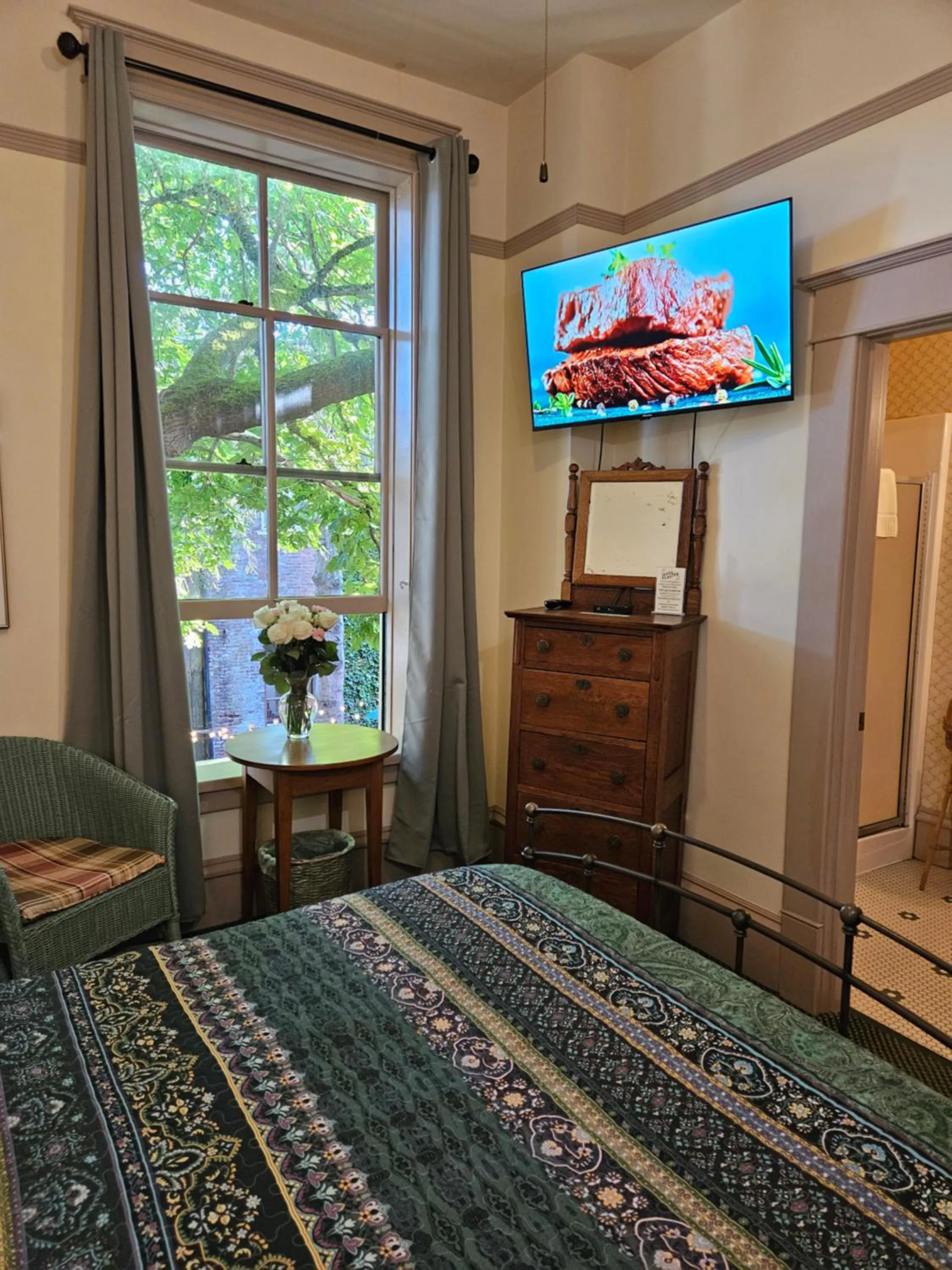 Bed in Hotel Planter