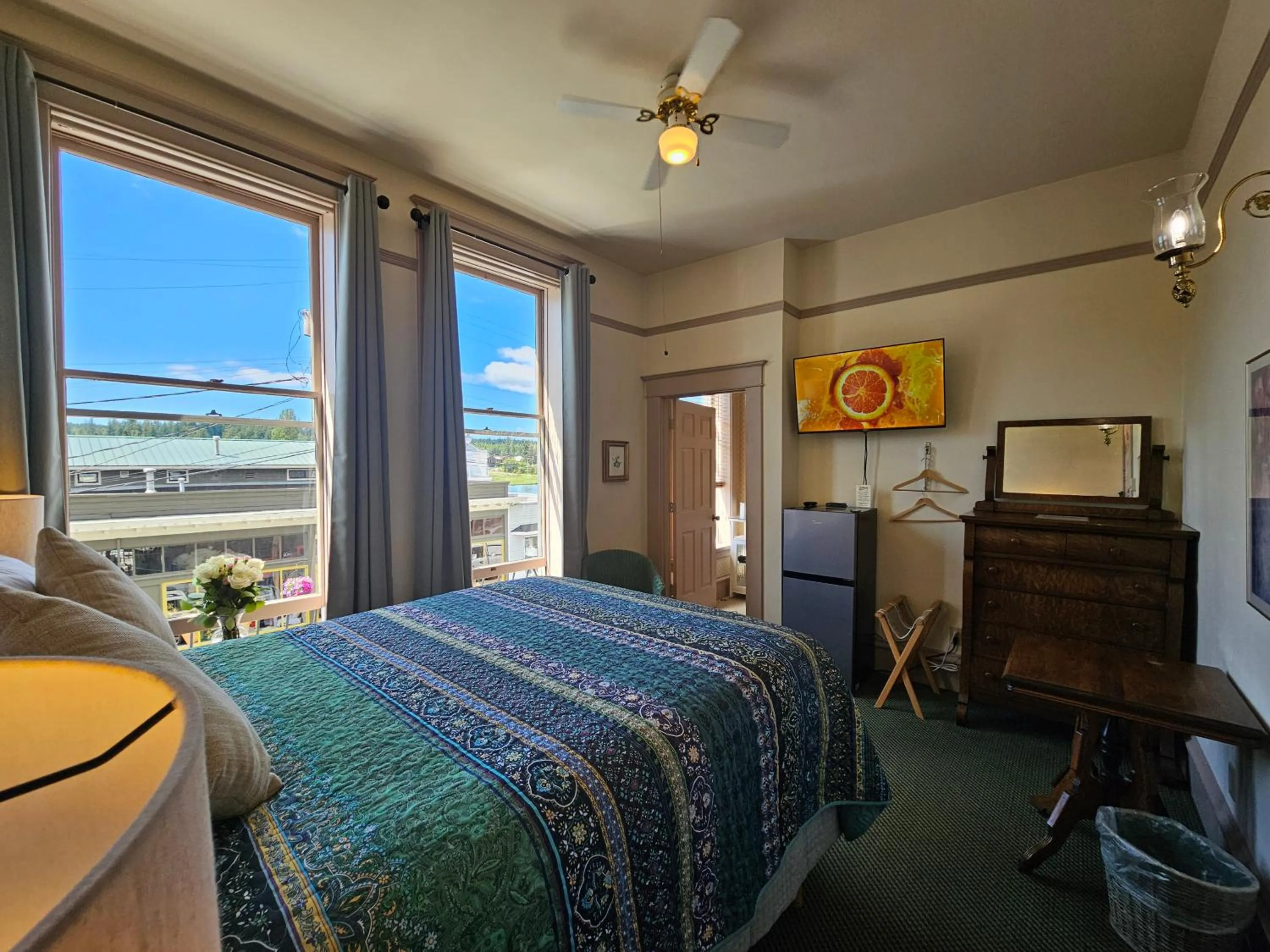 Bed in Hotel Planter