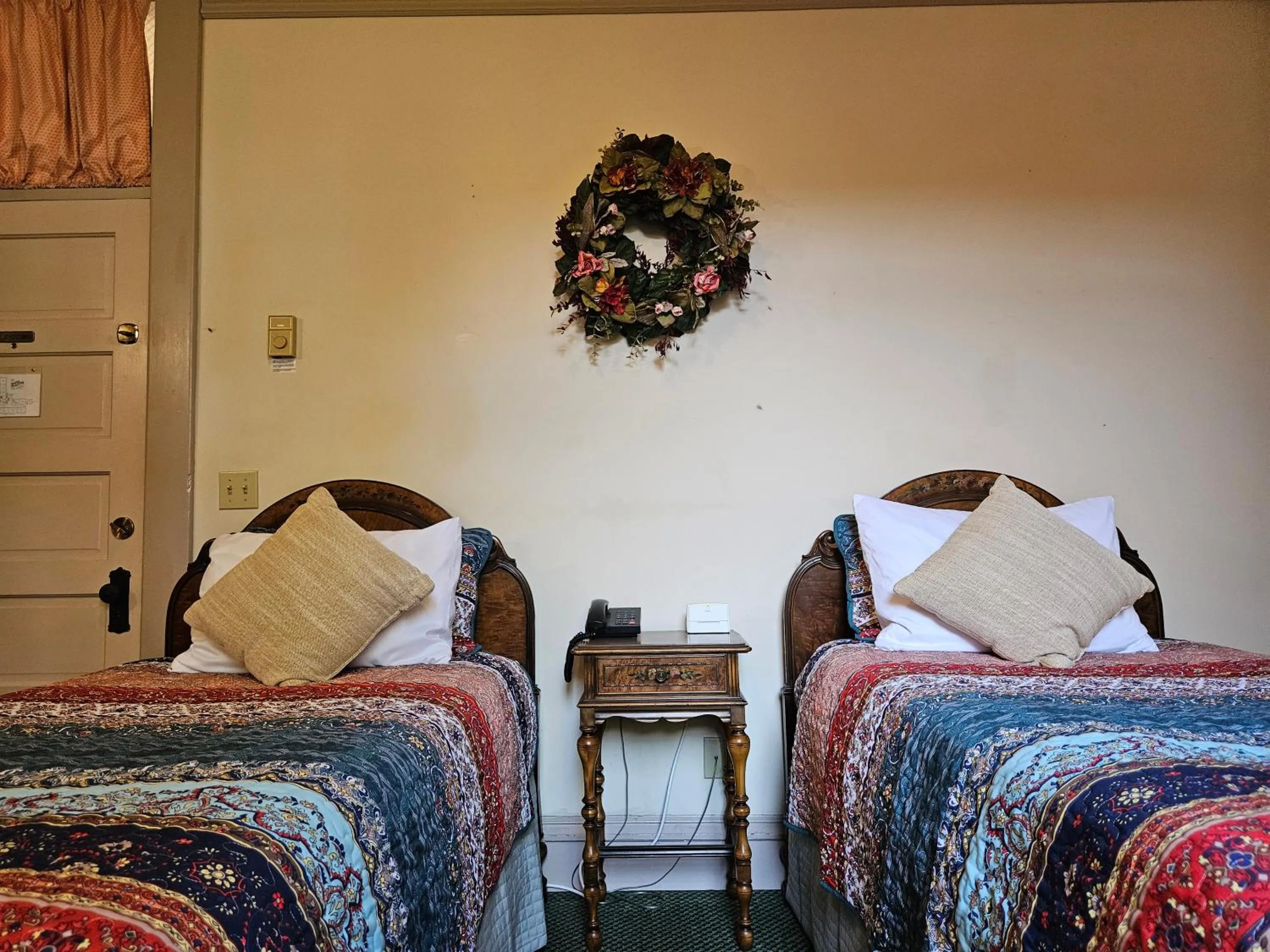 Bed in Hotel Planter