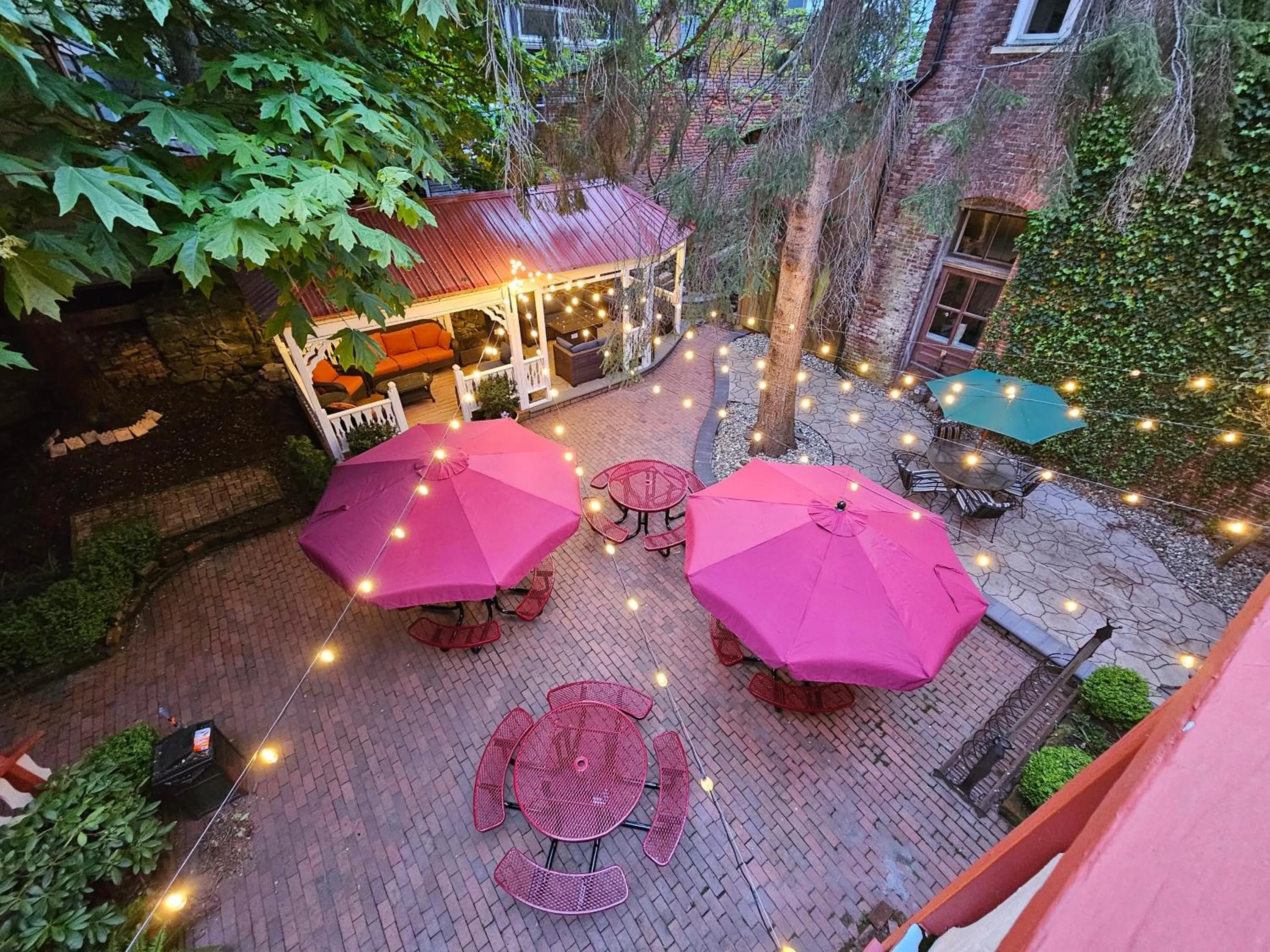 Patio in Hotel Planter