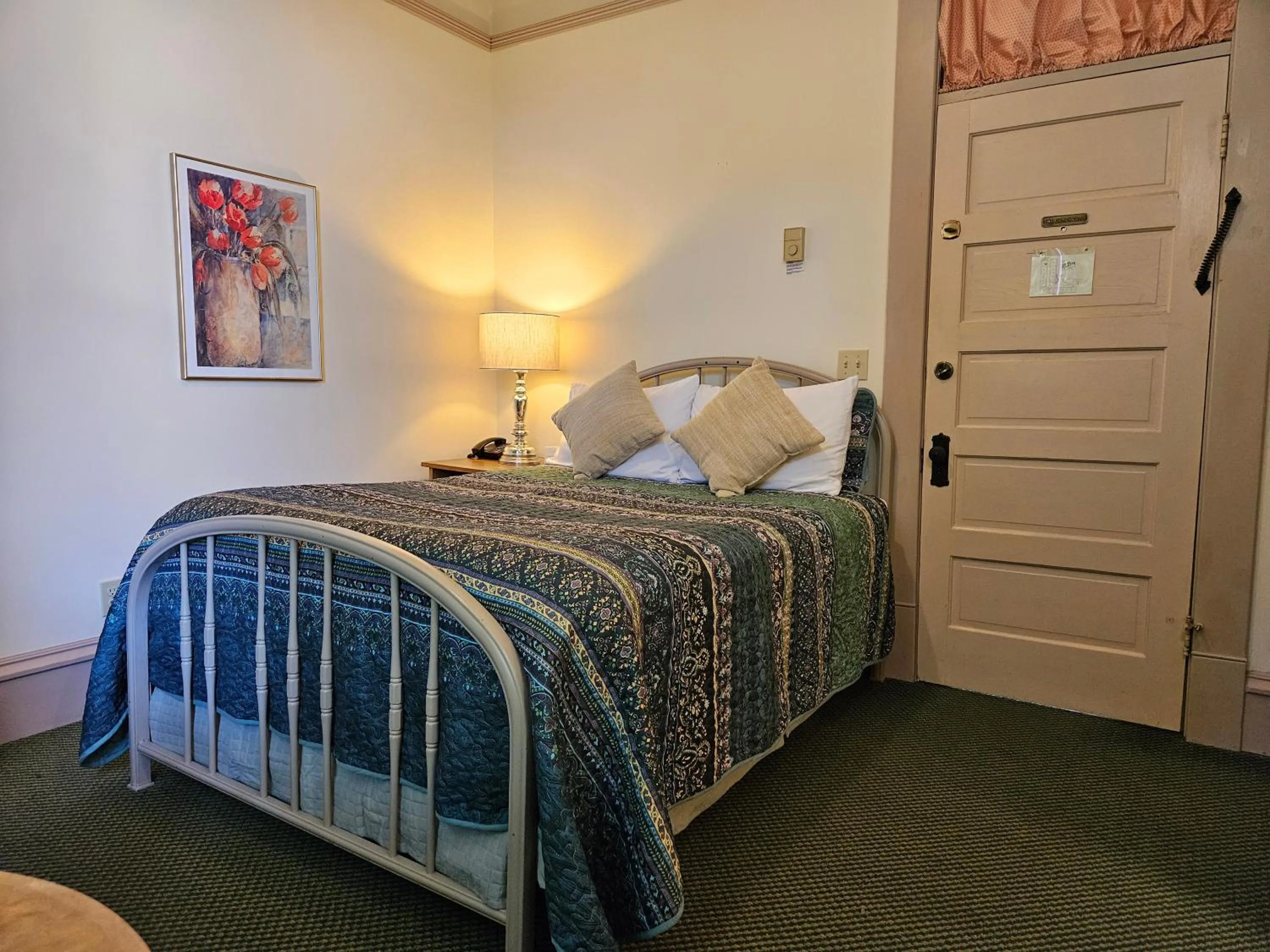 Bed in Hotel Planter