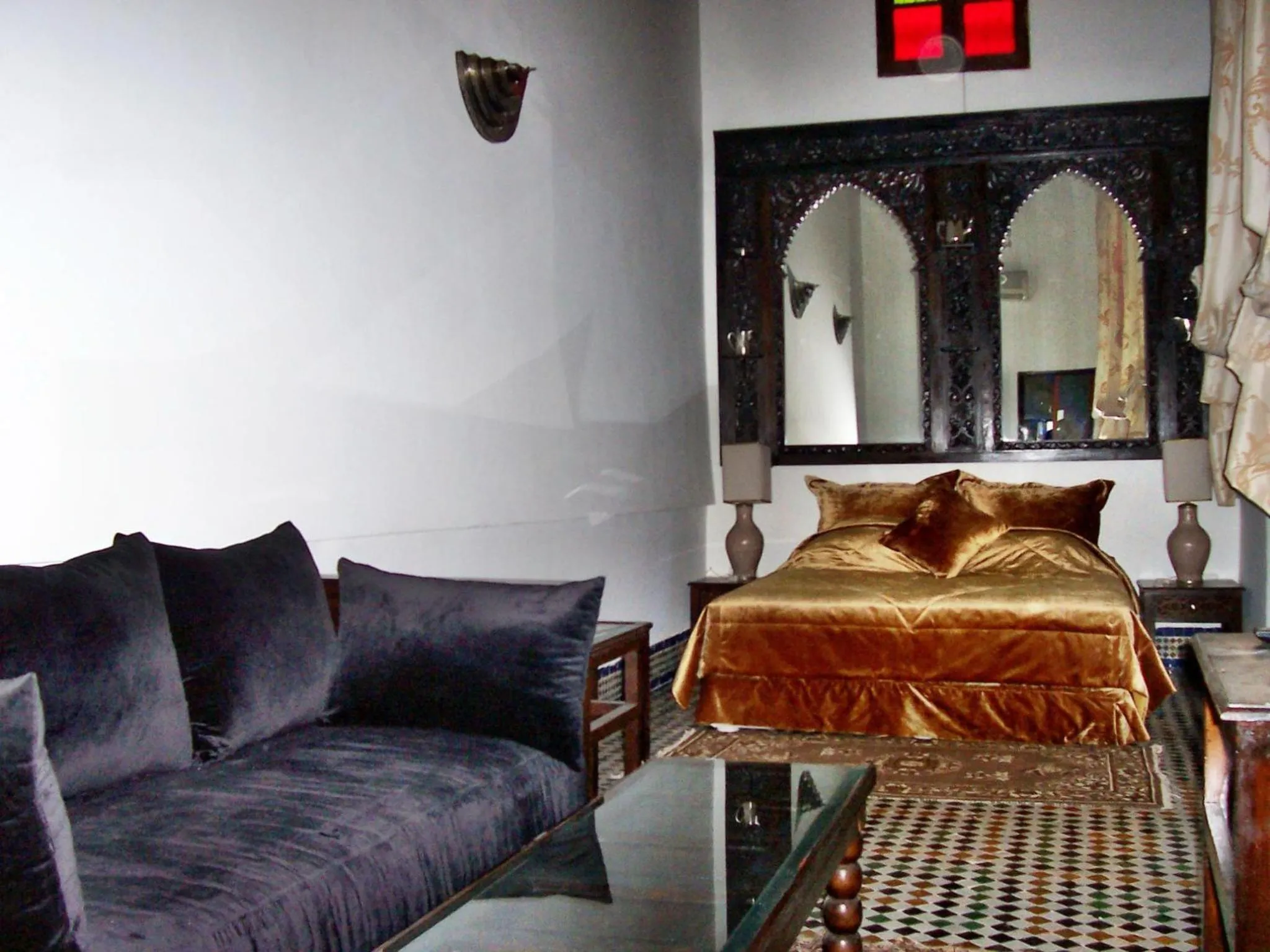Photo of the whole room, Bed in Riad Noujoum Medina