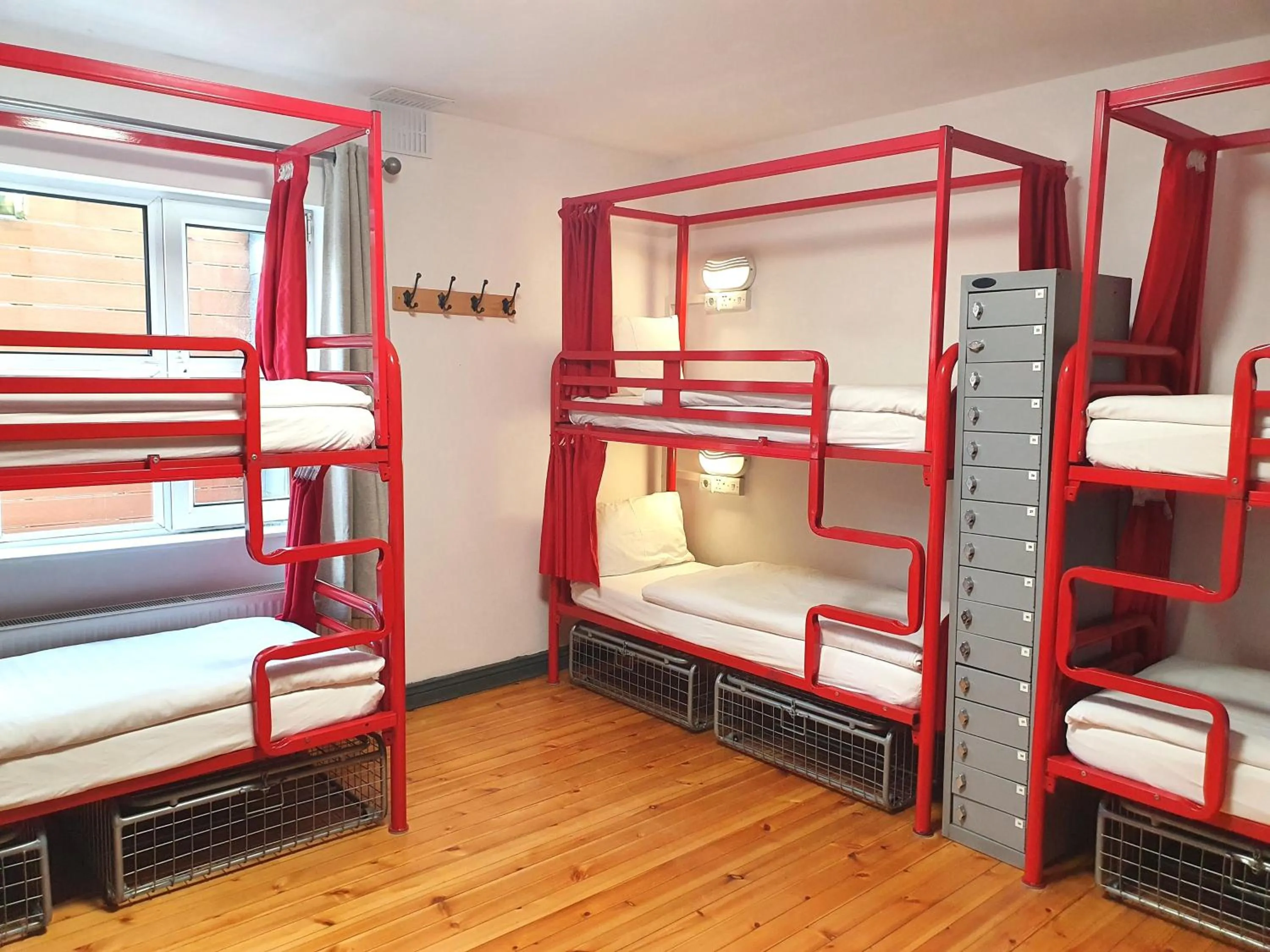 Guests, Bed in Galway City Hostel - Solo Traveller Hostel