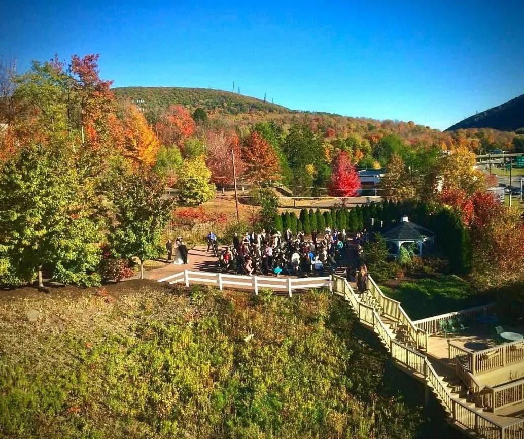 Garden in Best Western Plus Clarks Summit Scranton Hotel