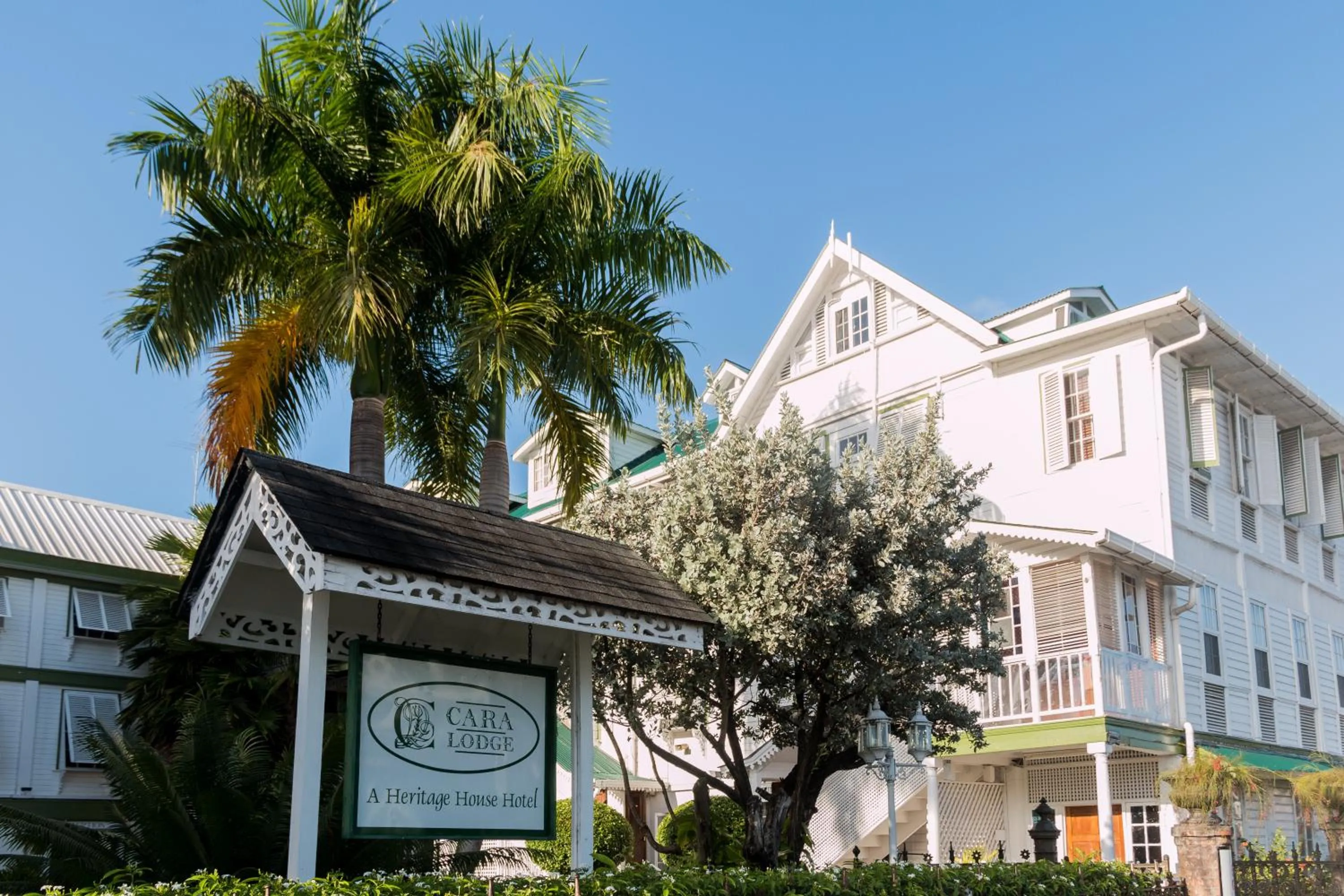 Facade/entrance in Cara Lodge Hotel
