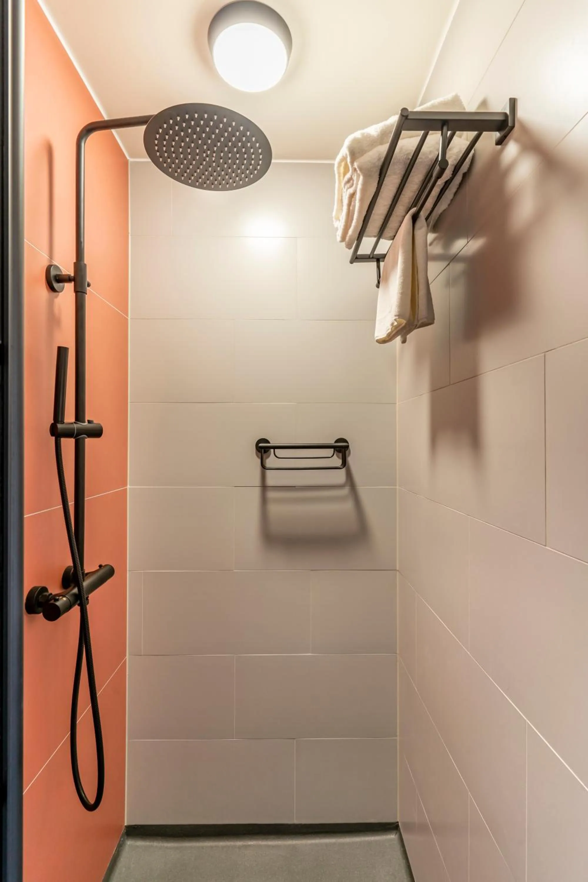 Shower in Dormio Wijnhotel Valkenburg