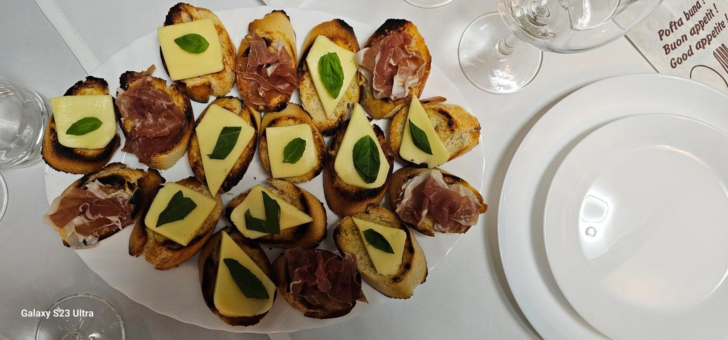 Restaurant/places to eat in Adac Boutique Hotel