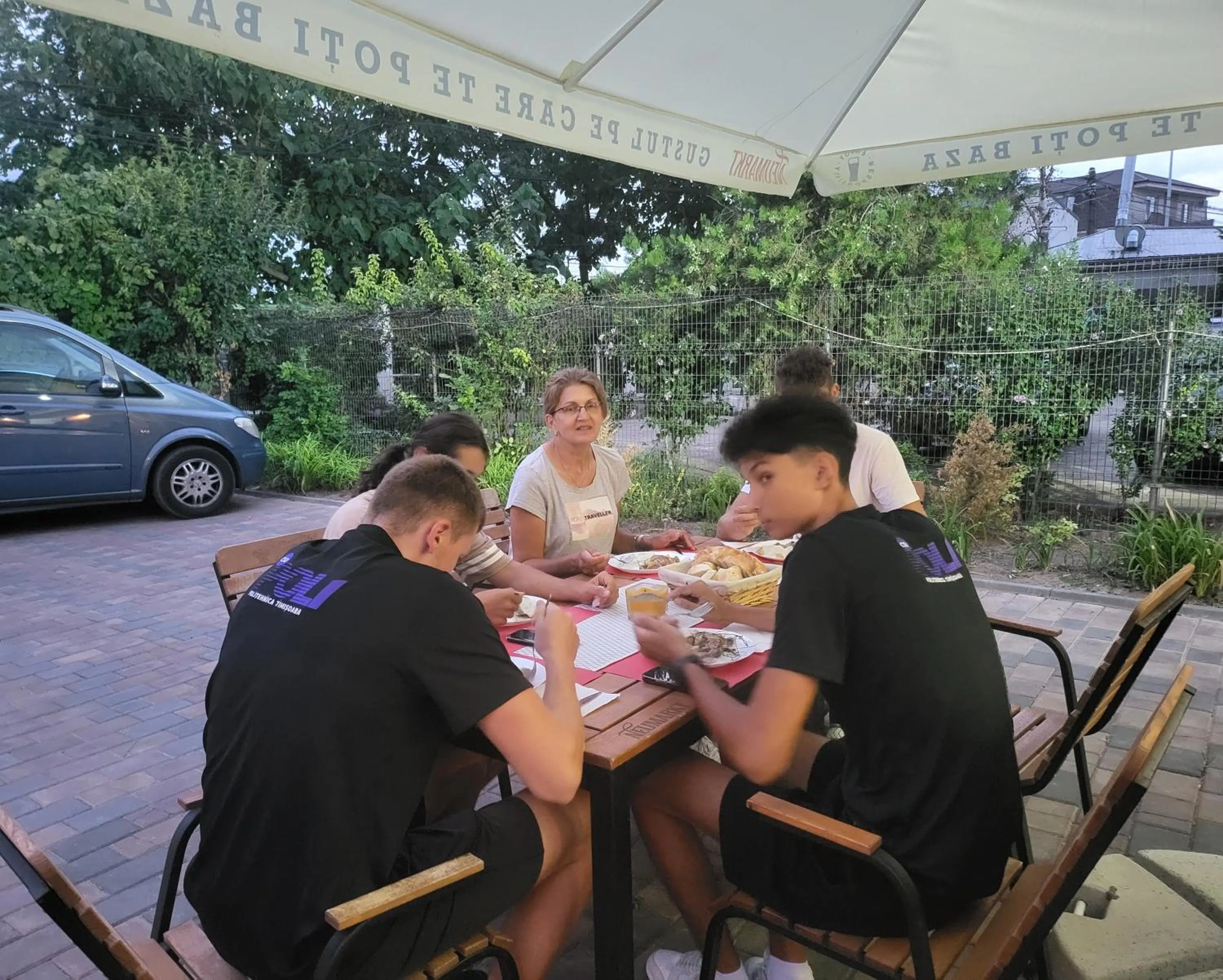 Restaurant/places to eat in Adac Boutique Hotel