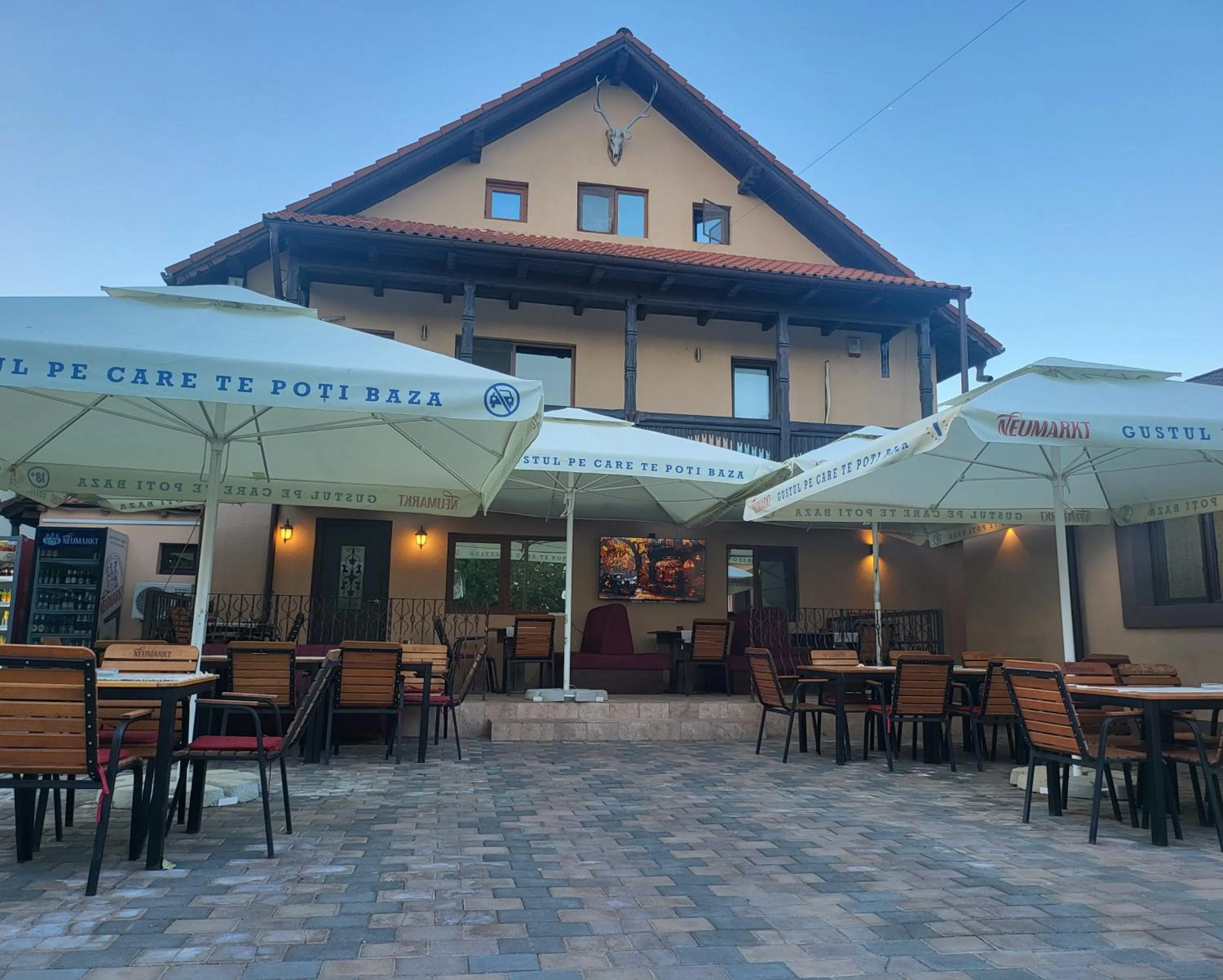 Restaurant/places to eat in Adac Boutique Hotel