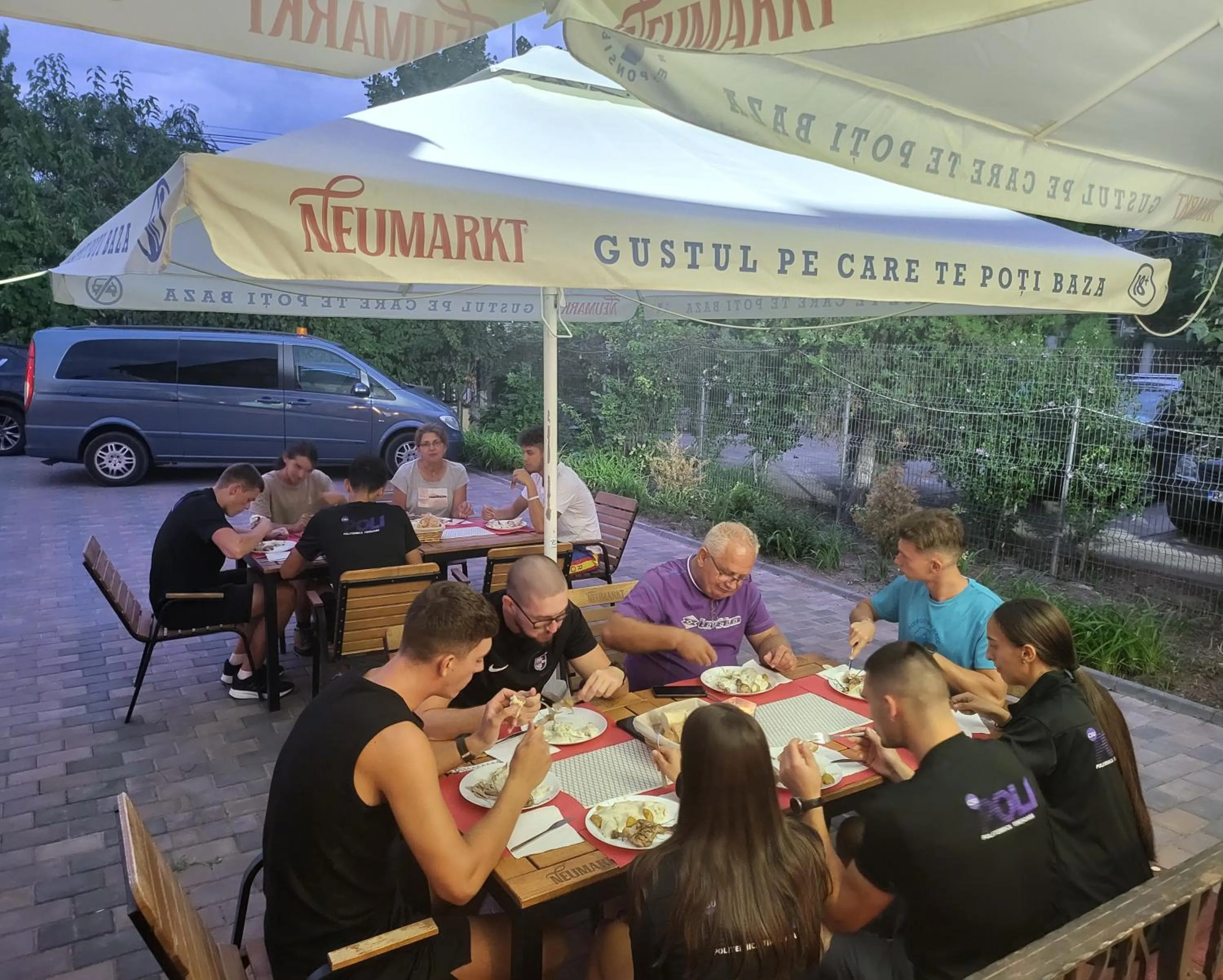 Restaurant/places to eat in Adac Boutique Hotel