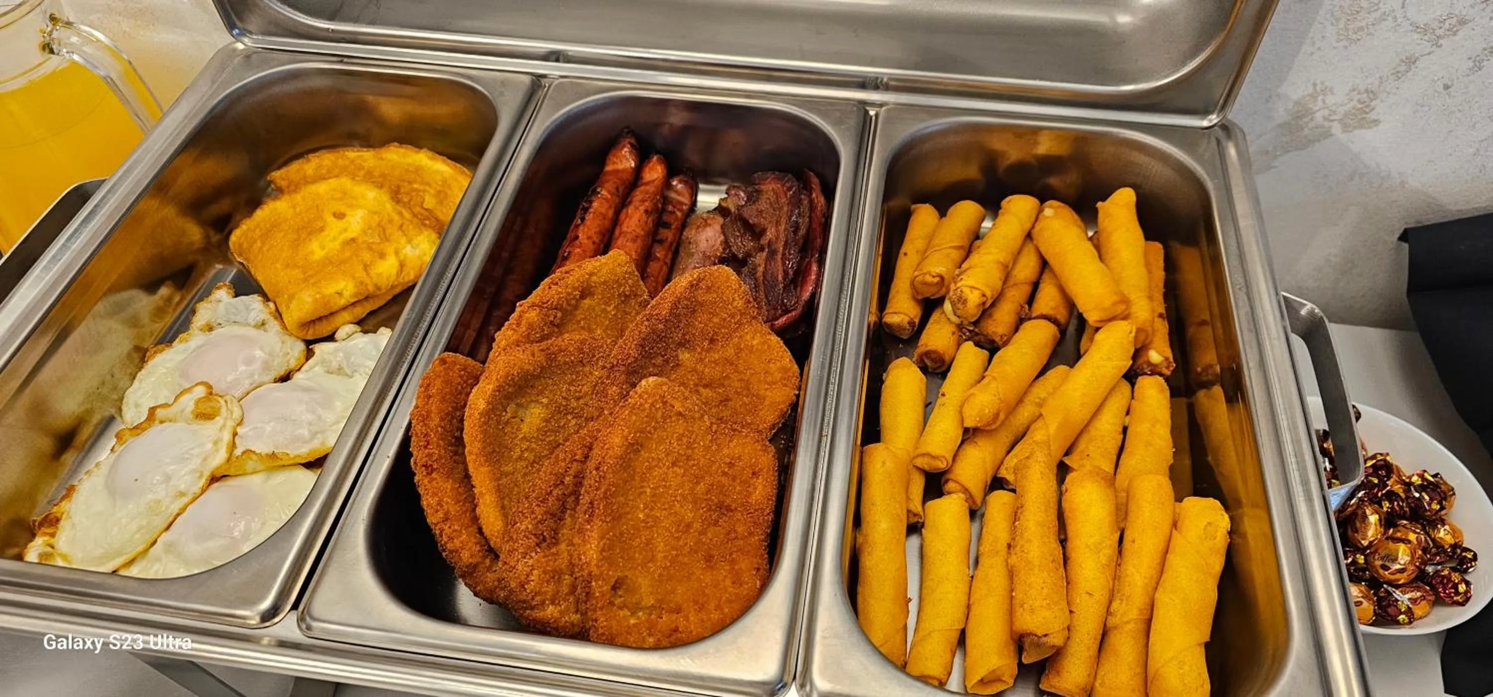 Restaurant/places to eat in Adac Boutique Hotel