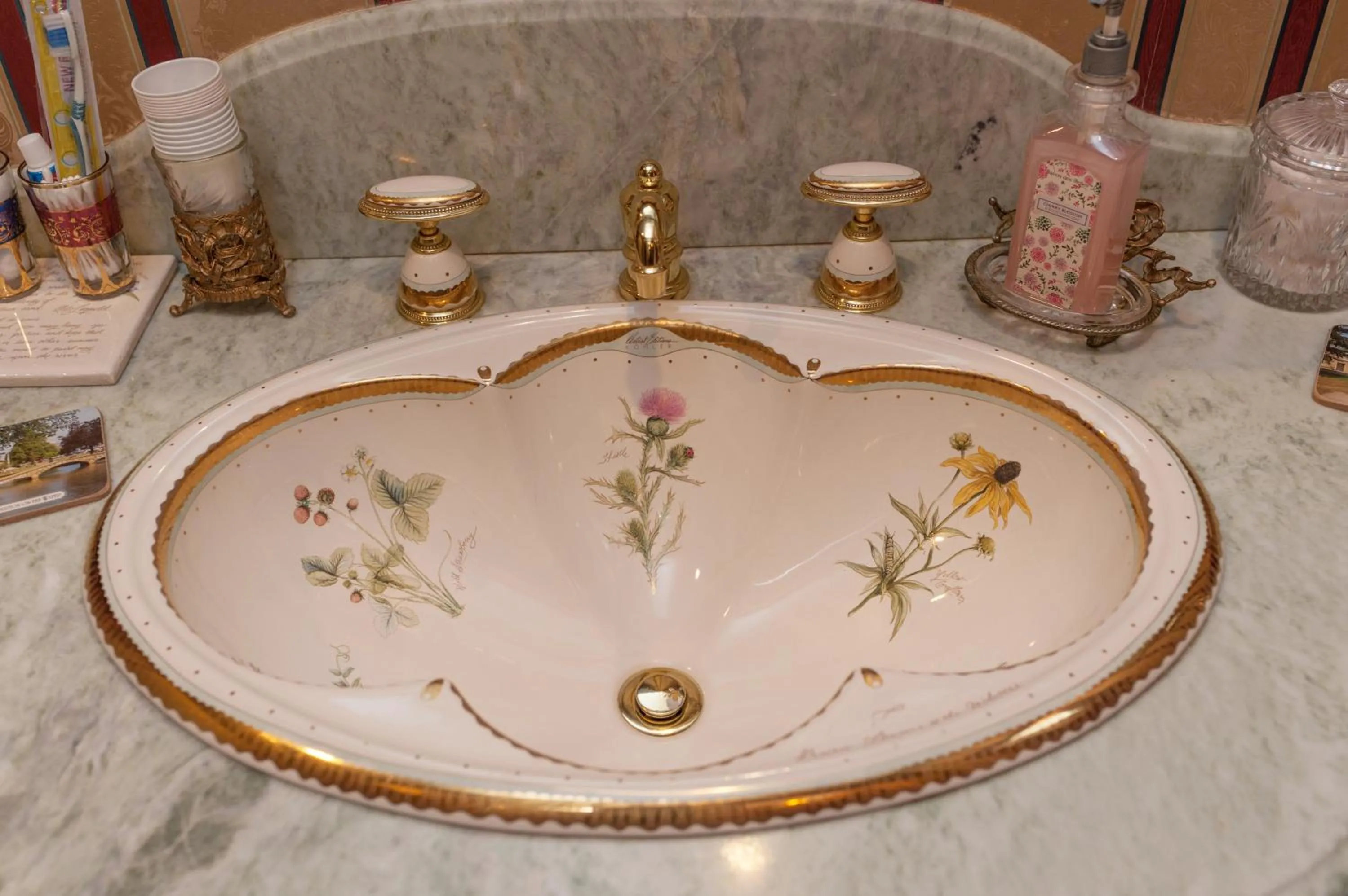 Decorative detail in South Broadway Manor B&B - Near Fallingwater, Ohiopyle State Park, Hiking & Biking trails GAP