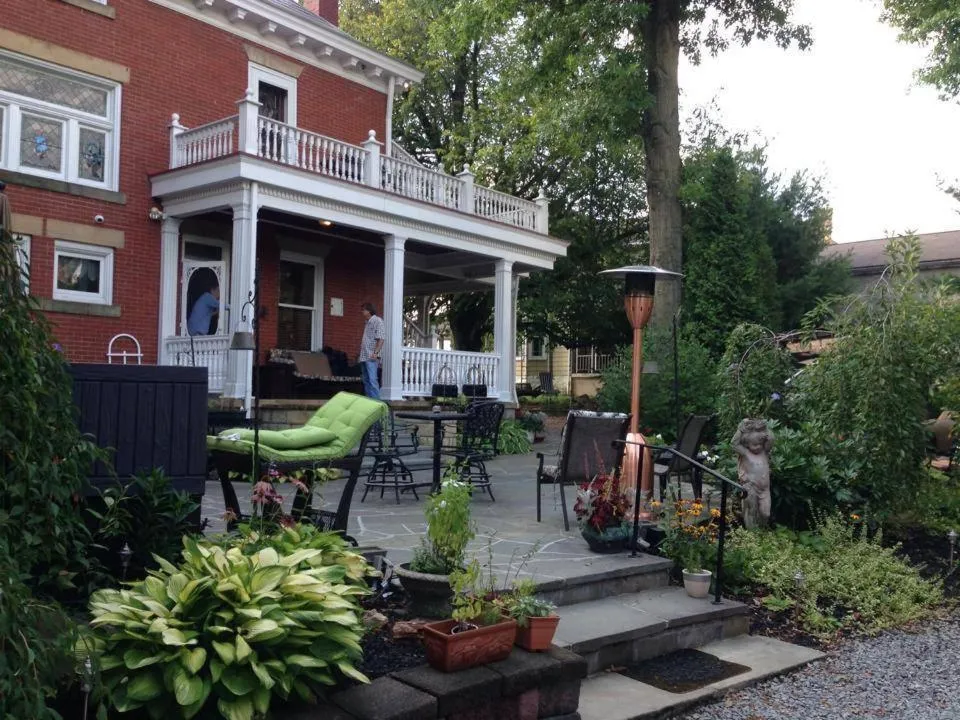 South Broadway Manor B&B - Near Fallingwater, Ohiopyle State Park, Hiking & Biking trails GAP