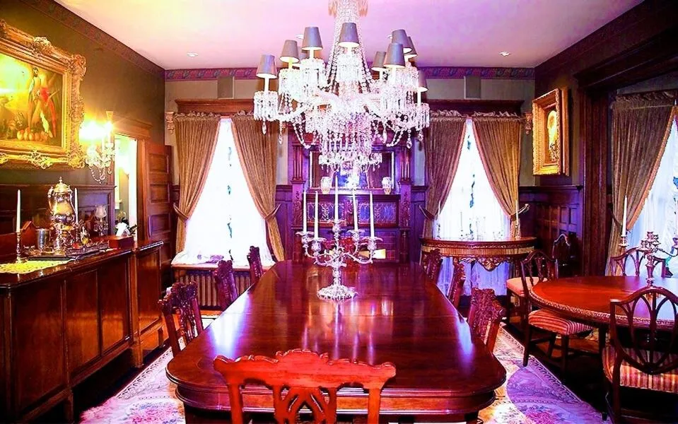 South Broadway Manor B&B - Near Fallingwater, Ohiopyle State Park, Hiking & Biking trails GAP