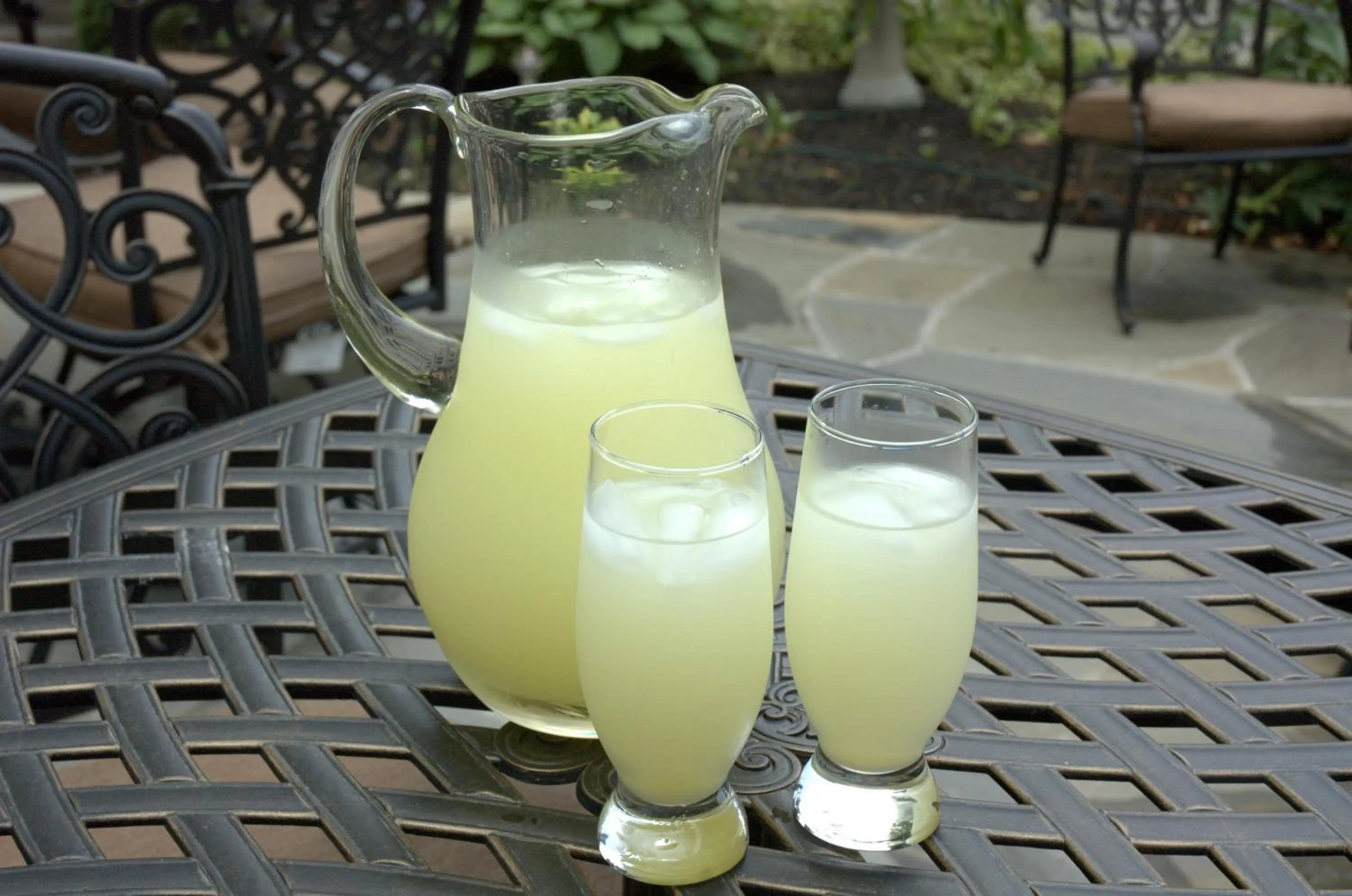 Drinks in South Broadway Manor B&B - Near Fallingwater, Ohiopyle State Park, Hiking & Biking trails GAP