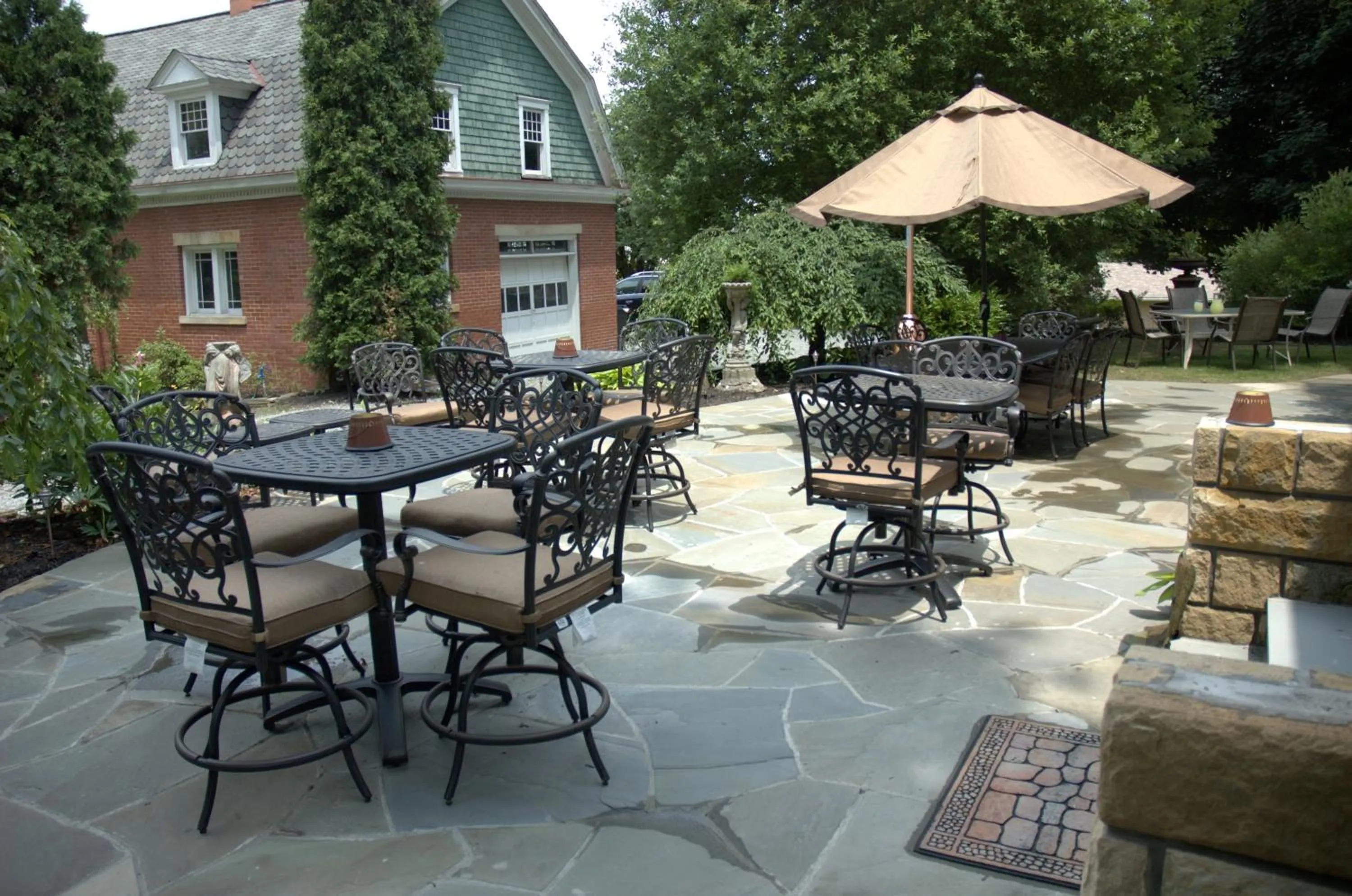 Patio in South Broadway Manor B&B - Near Fallingwater, Ohiopyle State Park, Hiking & Biking trails GAP