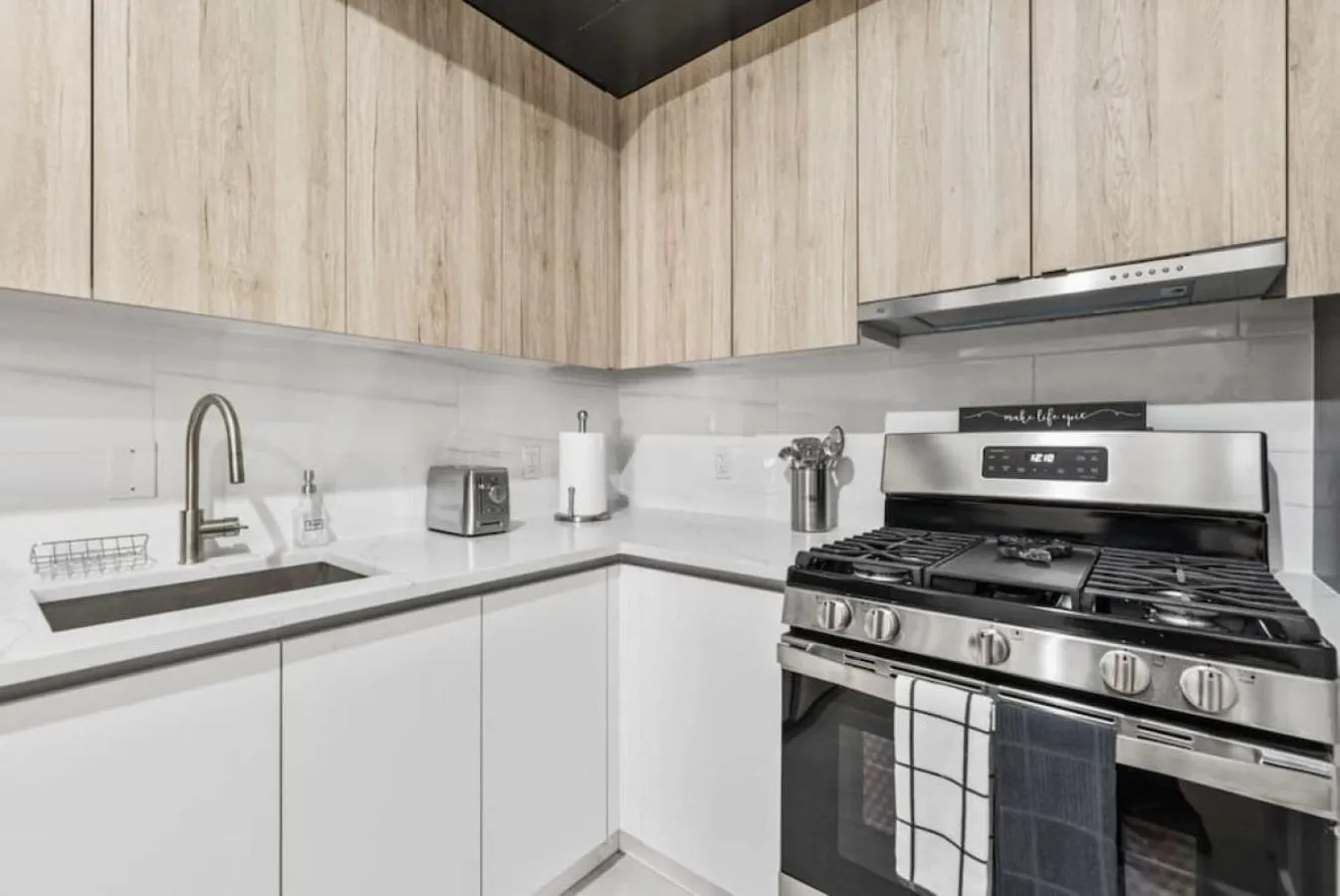 Top Notch 2 Bedroom Minutes From Central Park