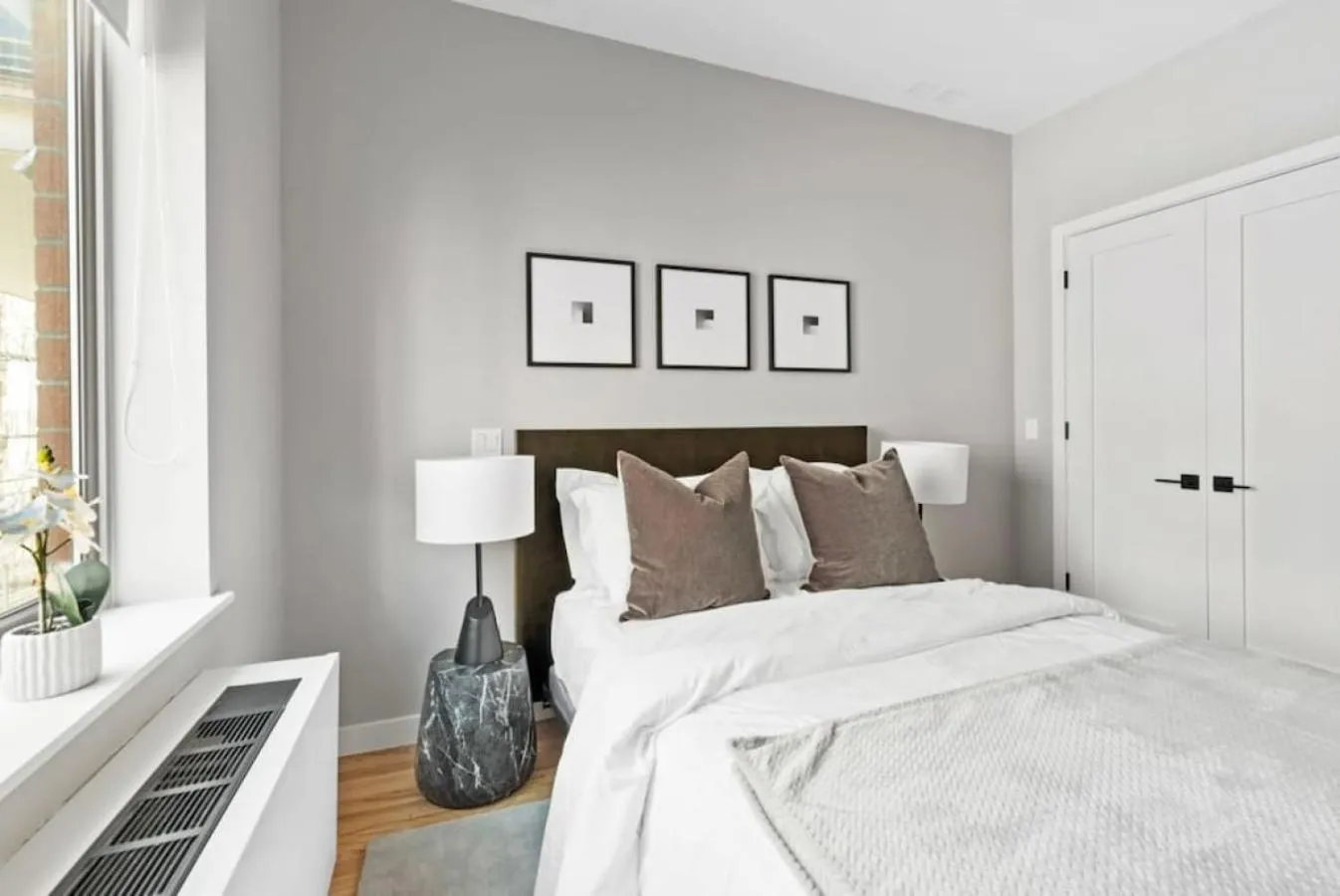 Bed in Top Notch 2 Bedroom Minutes From Central Park