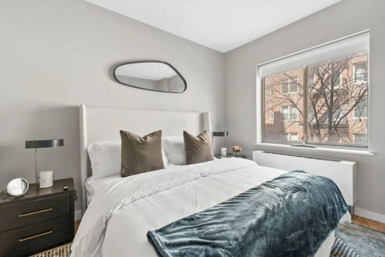 Bed in Top Notch 2 Bedroom Minutes From Central Park