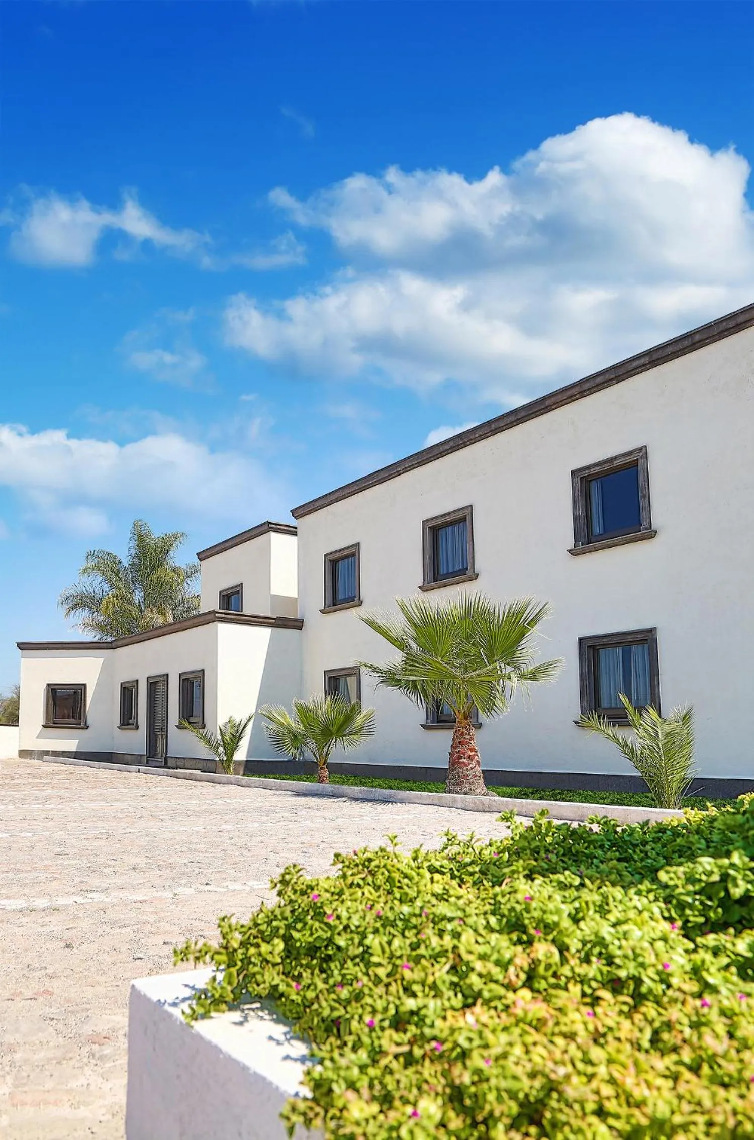 Property building in Hotel Victoria Inn