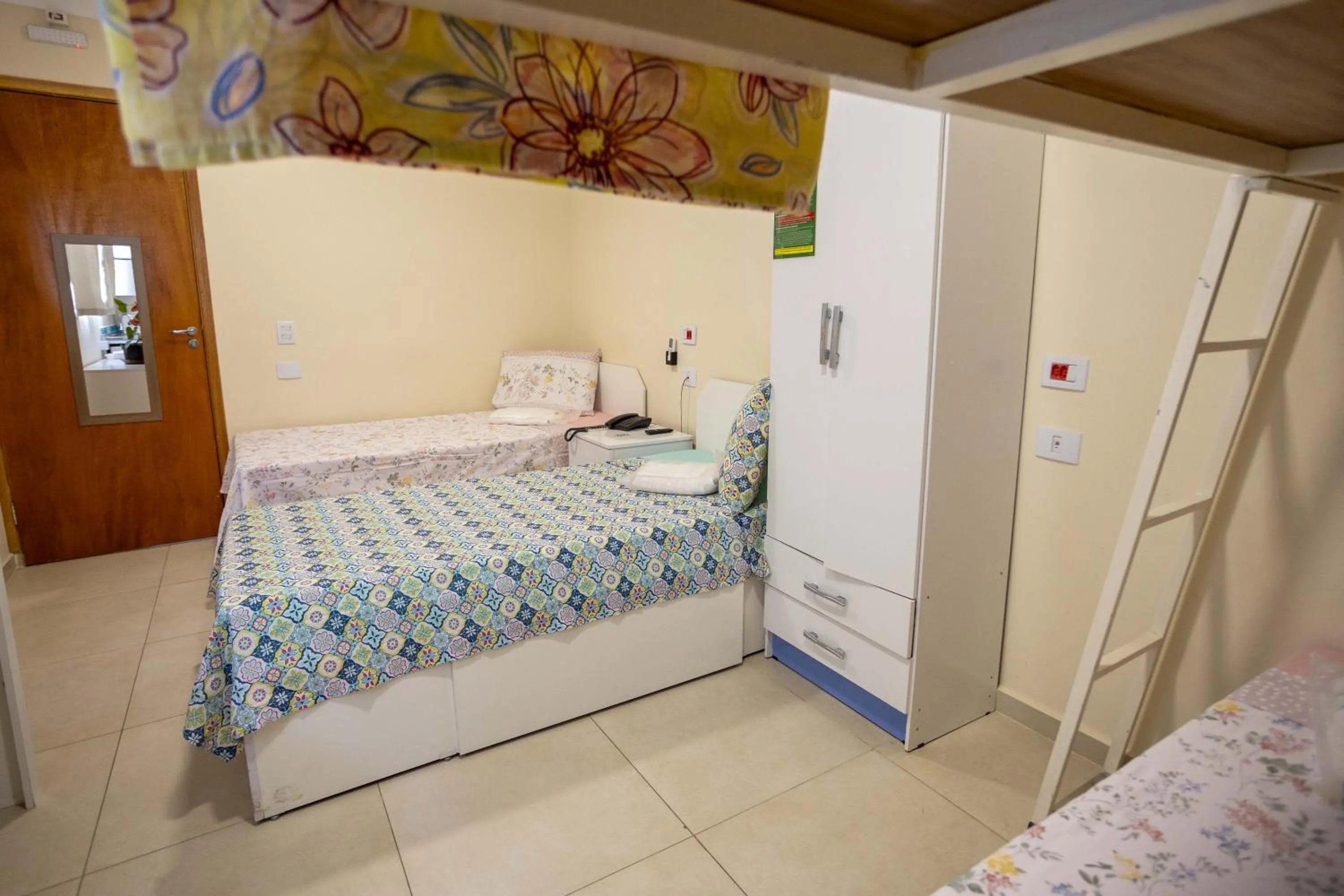 Photo of the whole room, Bed in Flat Econômico Butantã