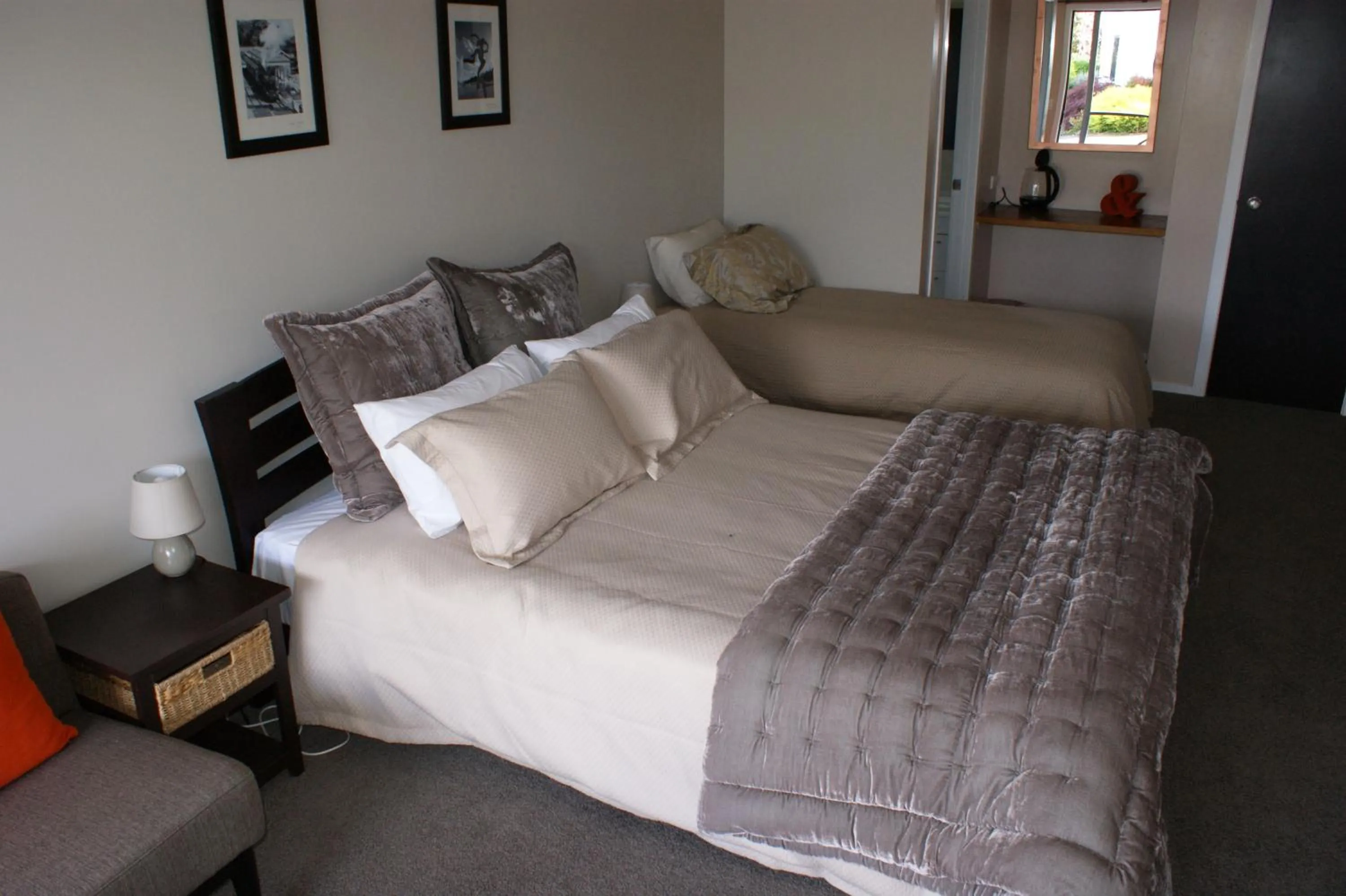 Deluxe Double or Twin Room - Mink in 73 Milton Accommodation