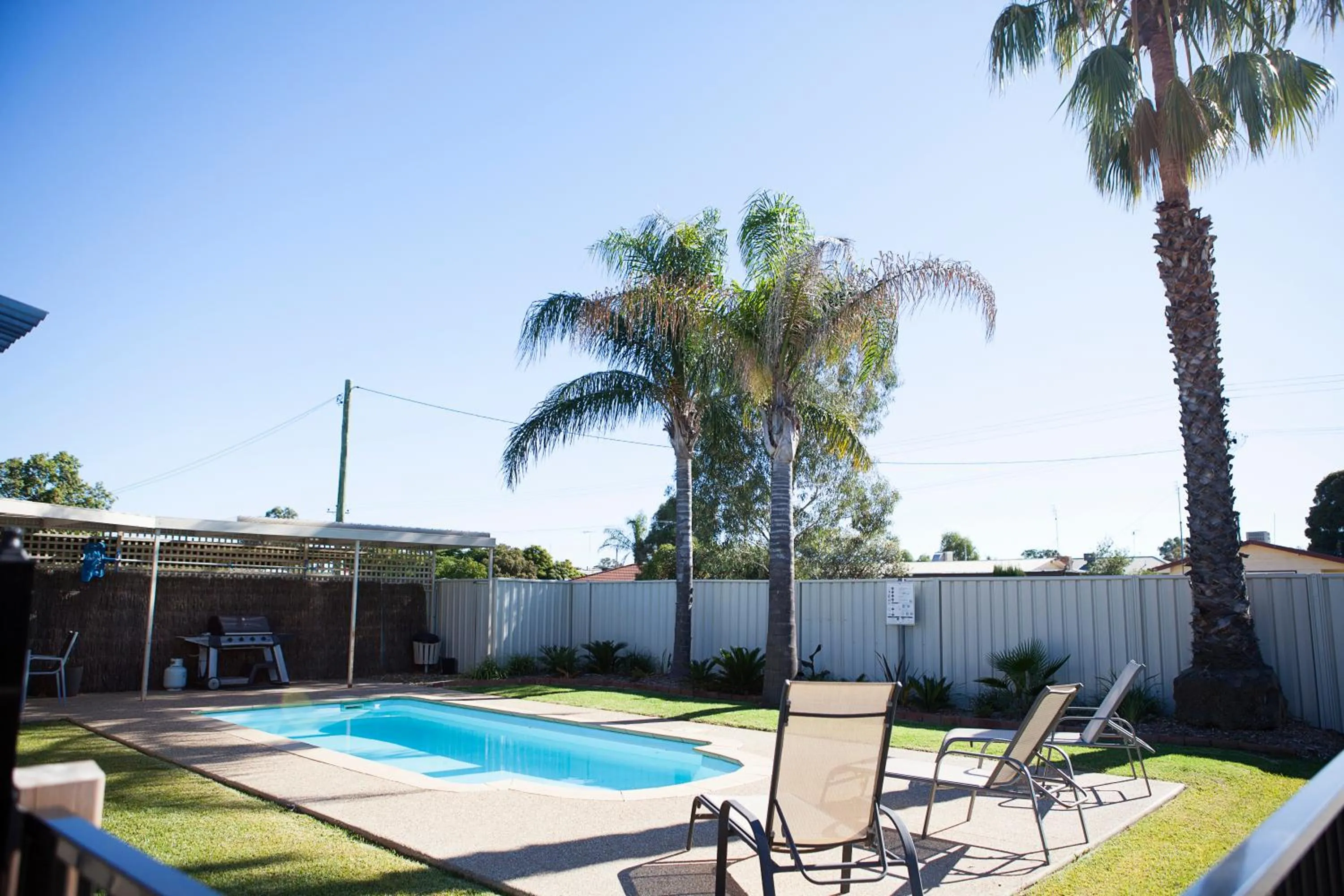 Swimming pool in Echuca Moama Holiday Villas