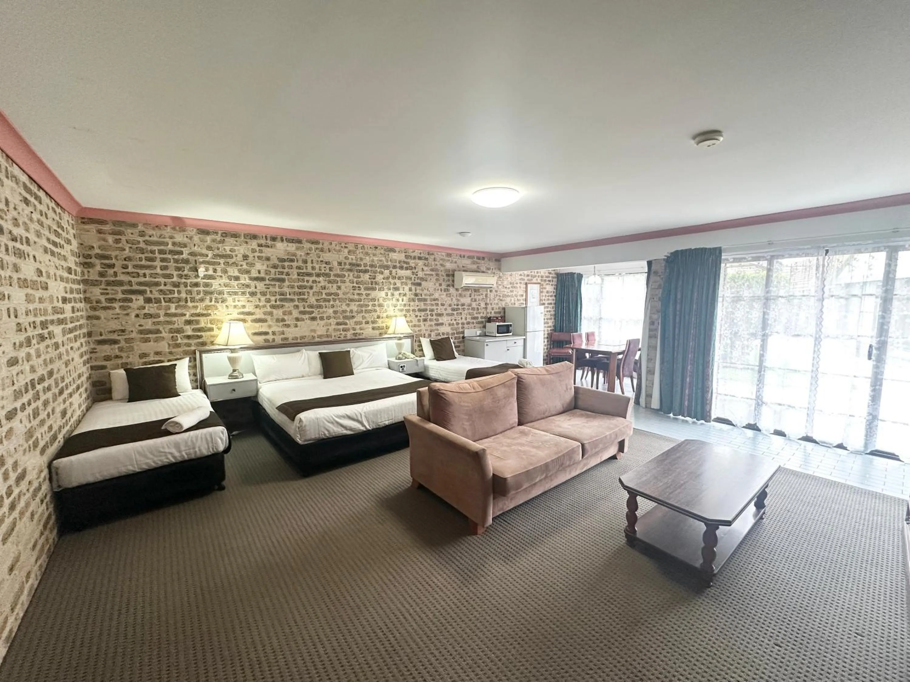 Bedroom, Bed in Sir Francis Drake