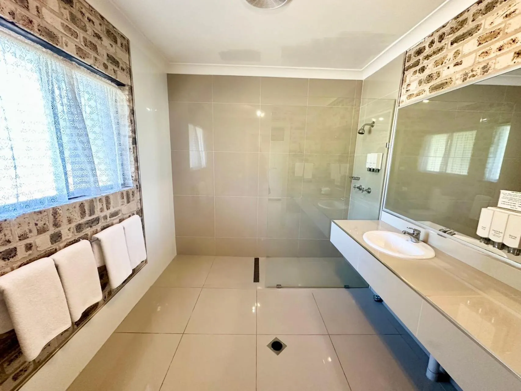 Shower in Sir Francis Drake