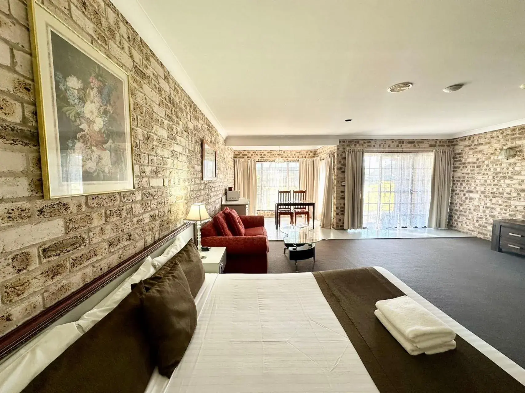 Deluxe Queen Room with Spa Bath in Sir Francis Drake Deluxe Queen Room with Spa Bath in Sir Francis Drake