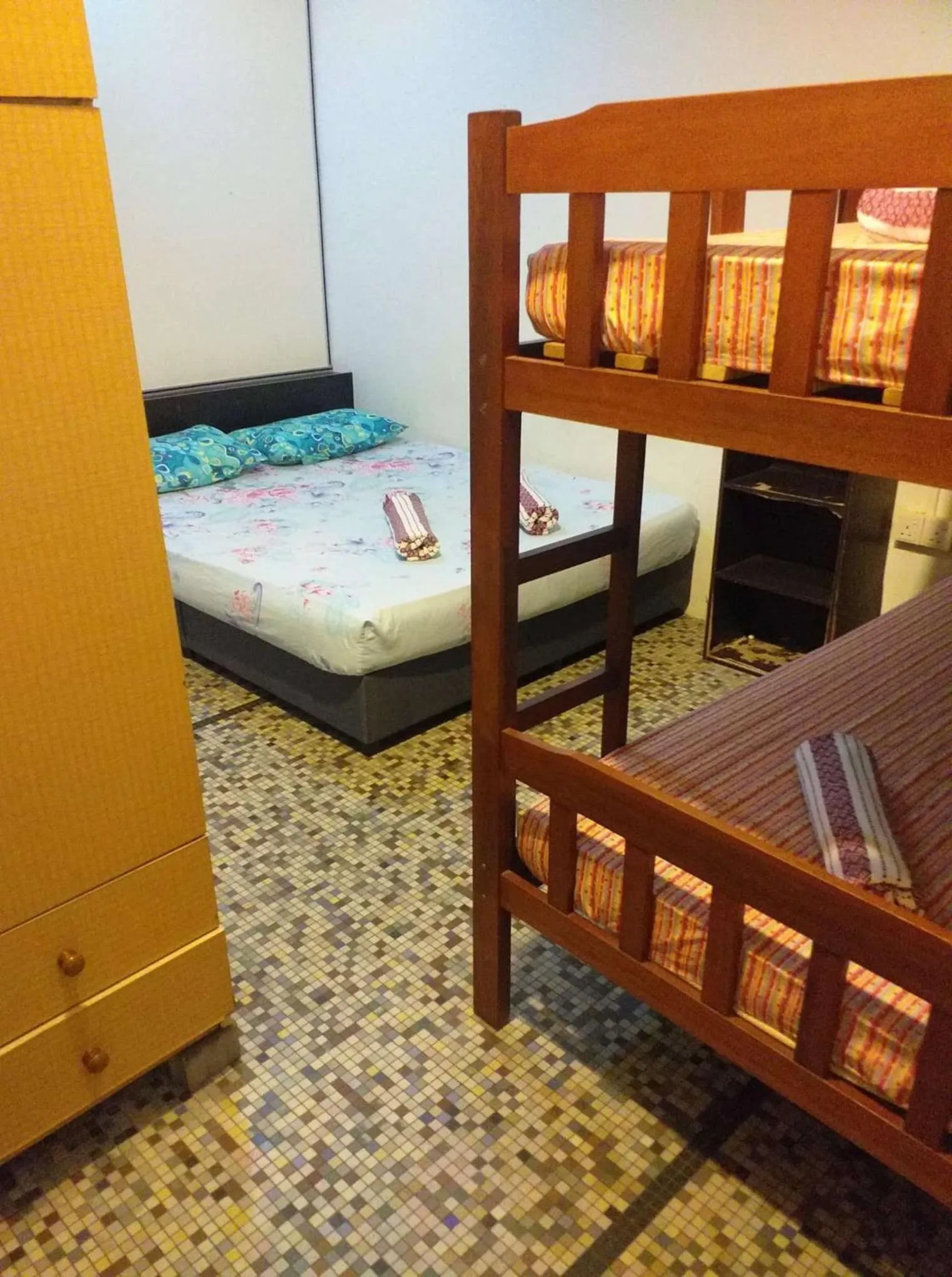 Bedroom, Bed in Discovery Youth Hostel Malacca