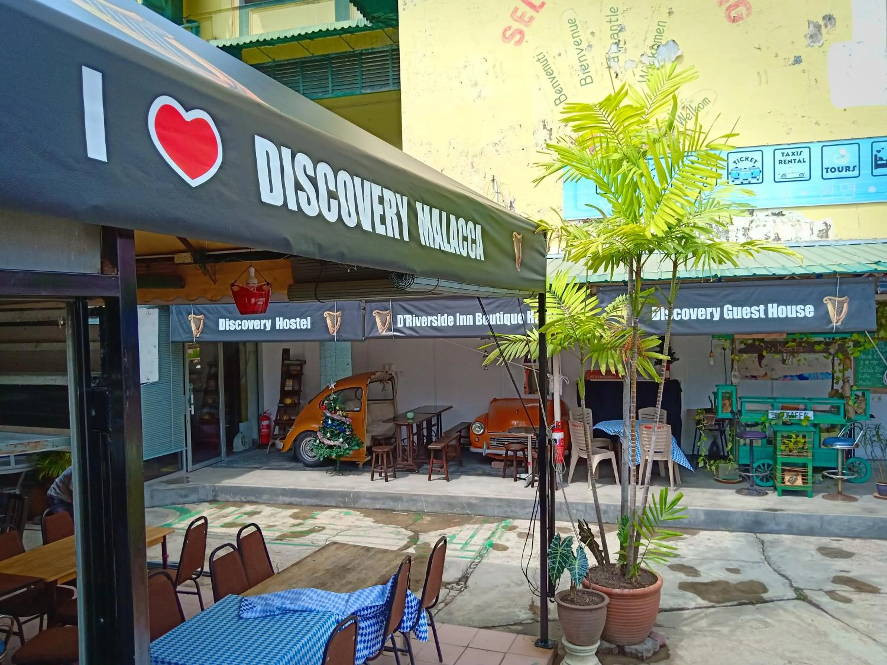 Restaurant/places to eat in Discovery Youth Hostel Malacca