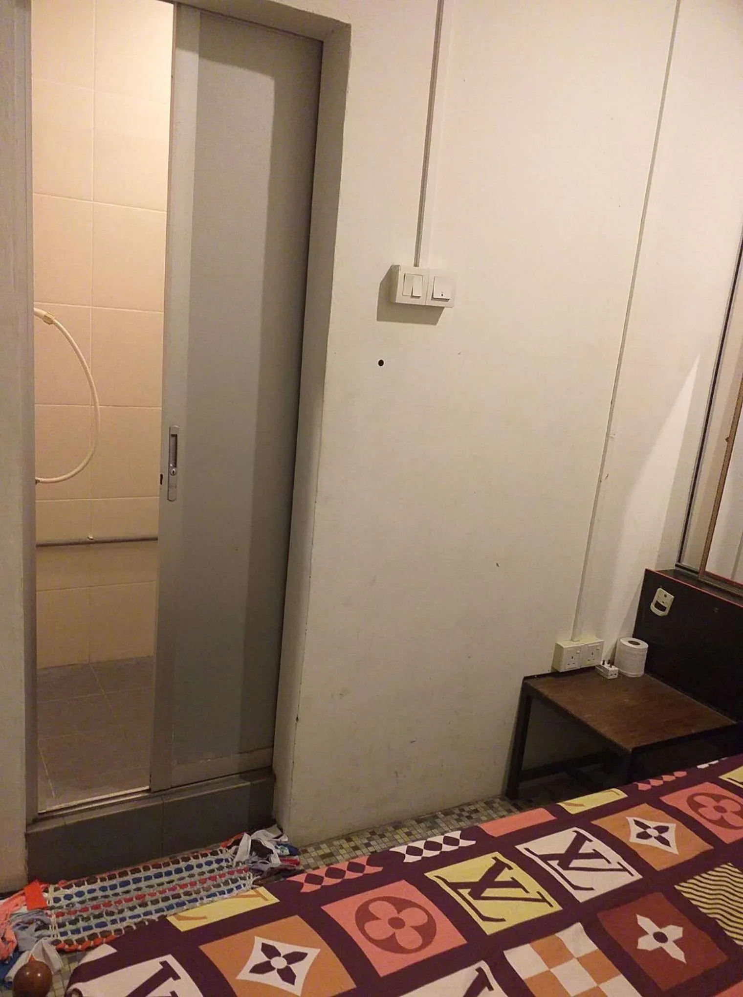 Bathroom, Bed in Discovery Youth Hostel Malacca