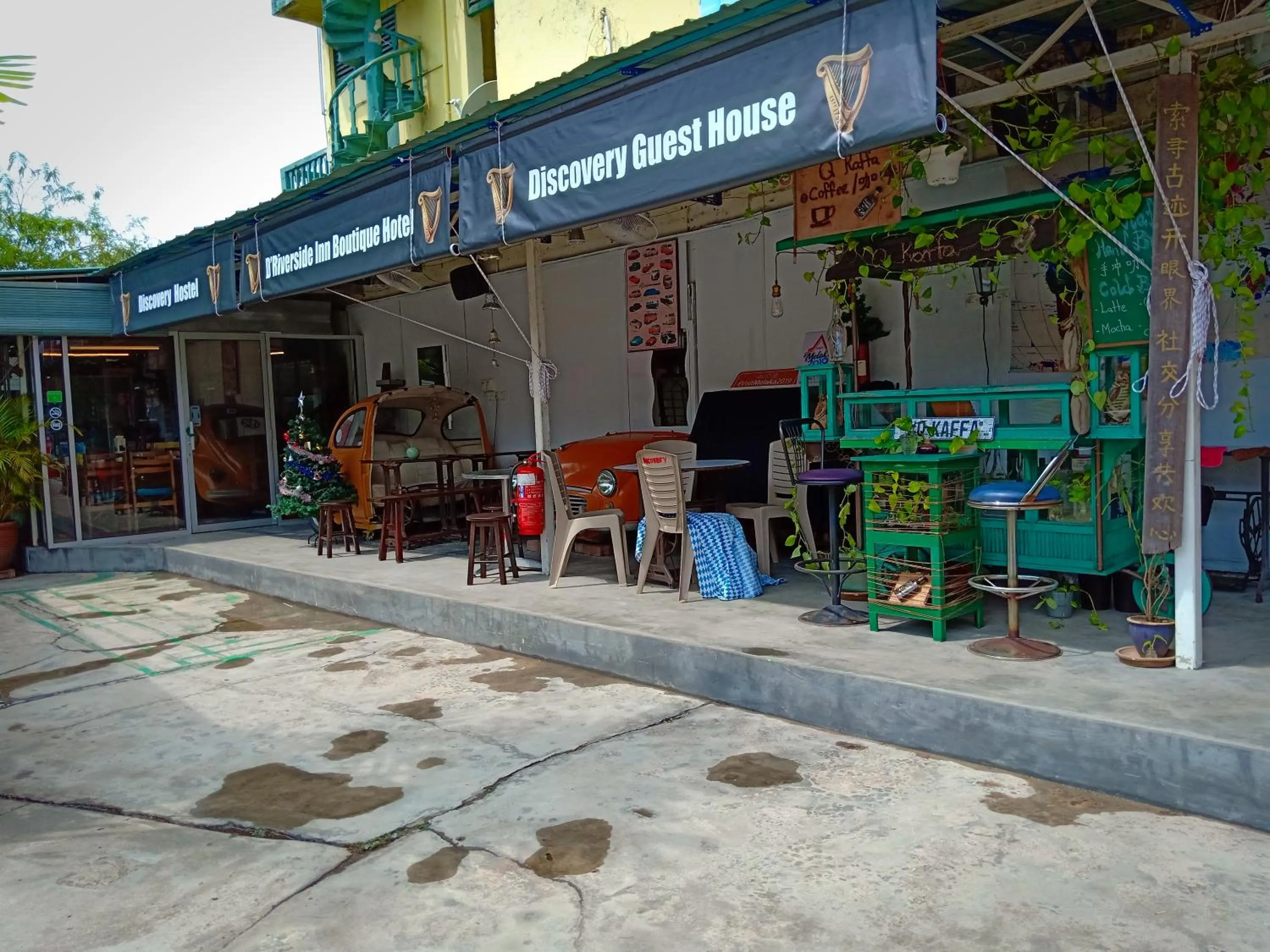 Restaurant/places to eat in Discovery Youth Hostel Malacca